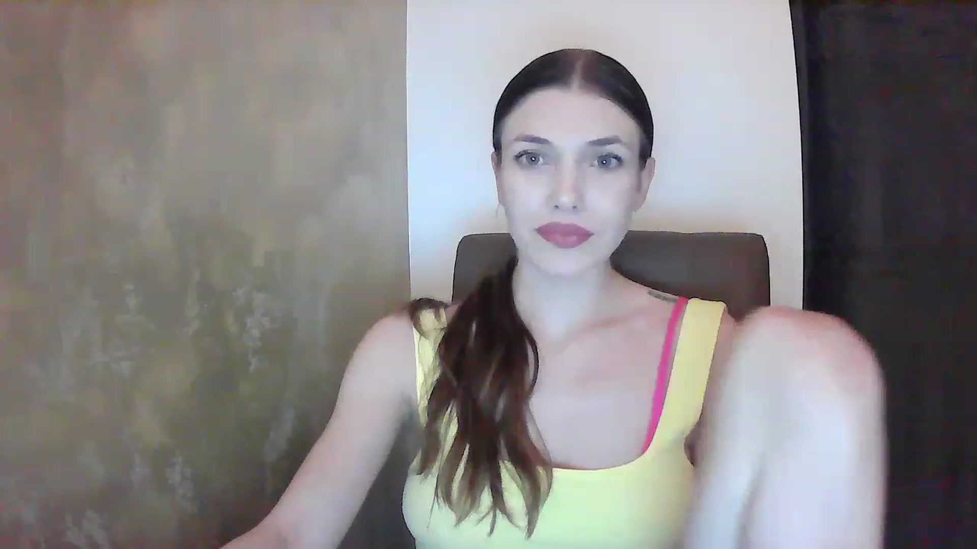 Gallery image thumbnail from GreenKittyy's myfreecams stream on, 01/31/2023, 24:50 image 17 of 20