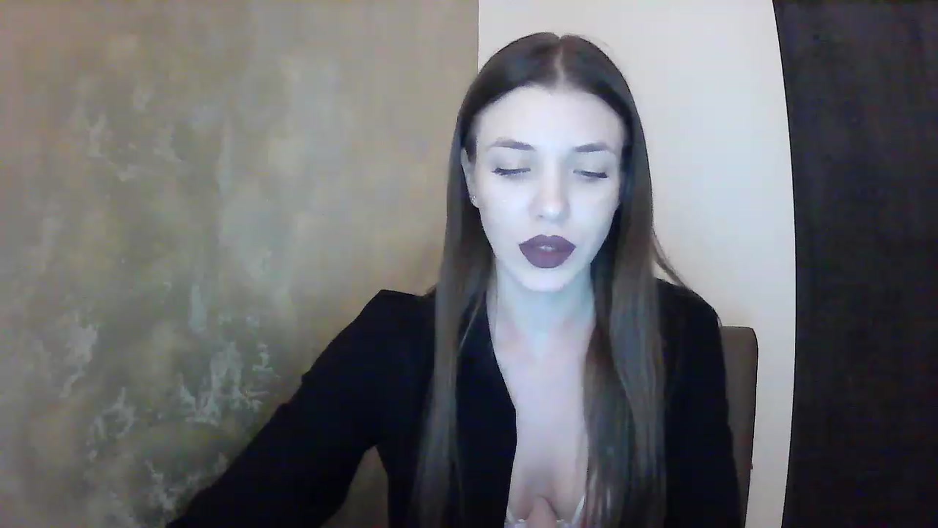 Gallery image thumbnail from GreenKittyy's myfreecams stream on, 02/02/2023, 01:40 image 3 of 20
