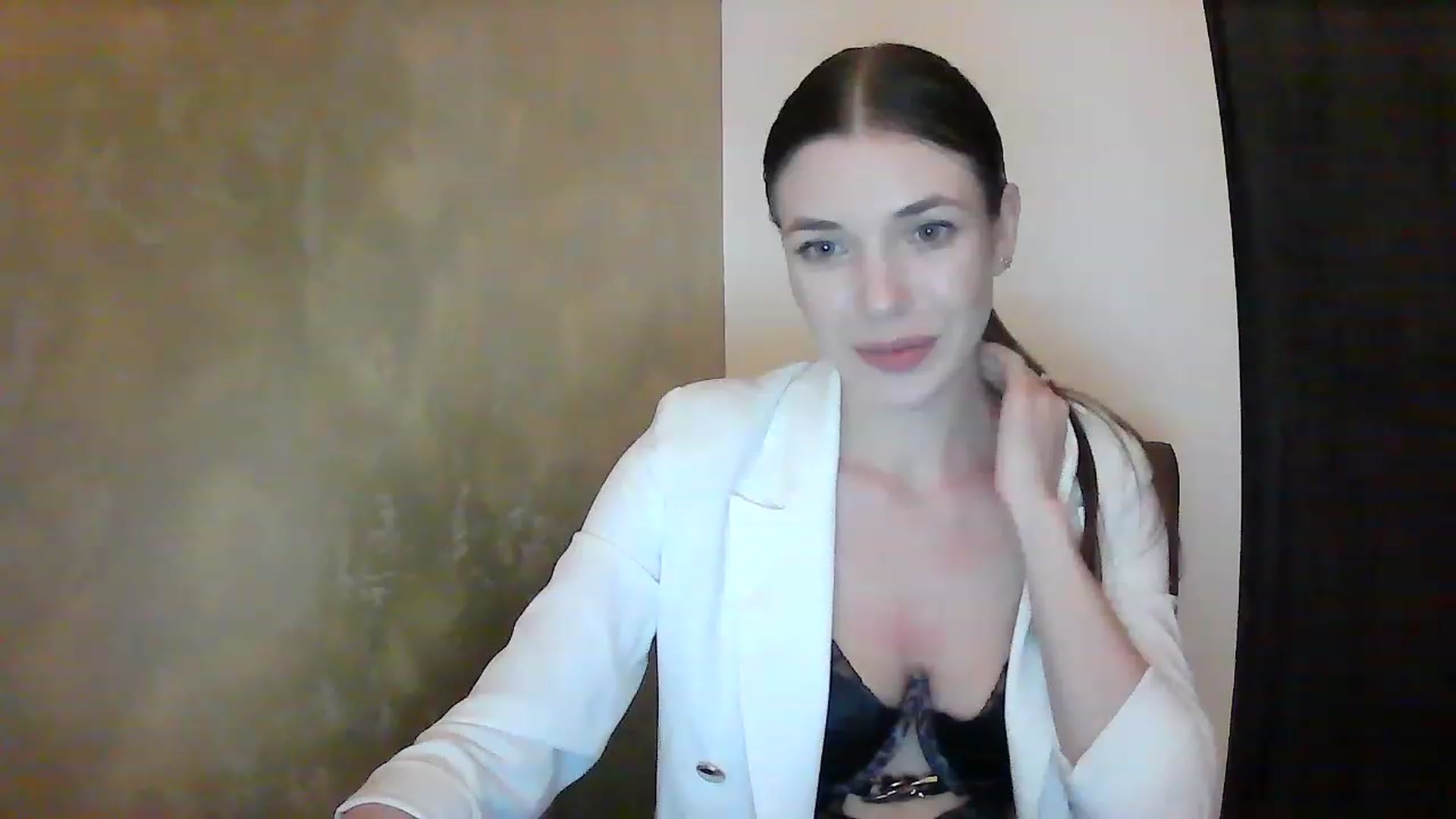 Gallery image thumbnail from GreenKittyy's myfreecams stream on, 02/03/2023, 01:36 image 6 of 20