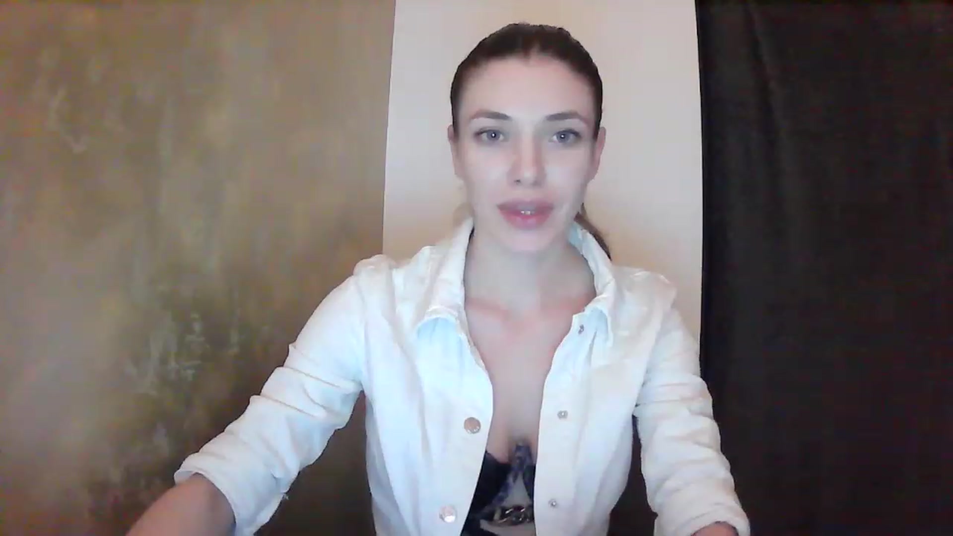 Gallery image thumbnail from GreenKittyy's myfreecams stream on, 02/13/2023, 24:51 image 8 of 20