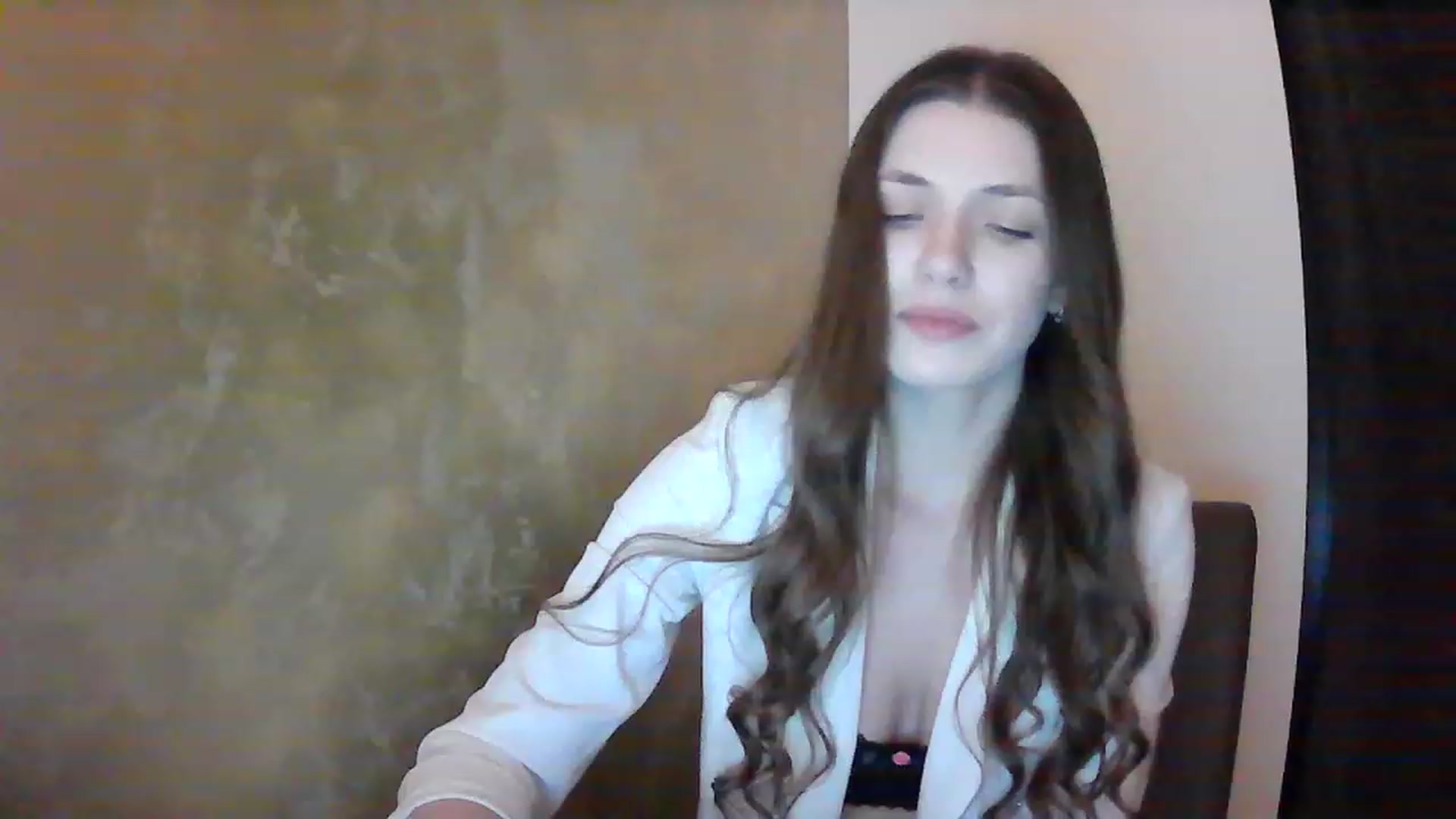 Gallery image thumbnail from GreenKittyy's myfreecams stream on, 02/27/2023, 24:04 image 2 of 20