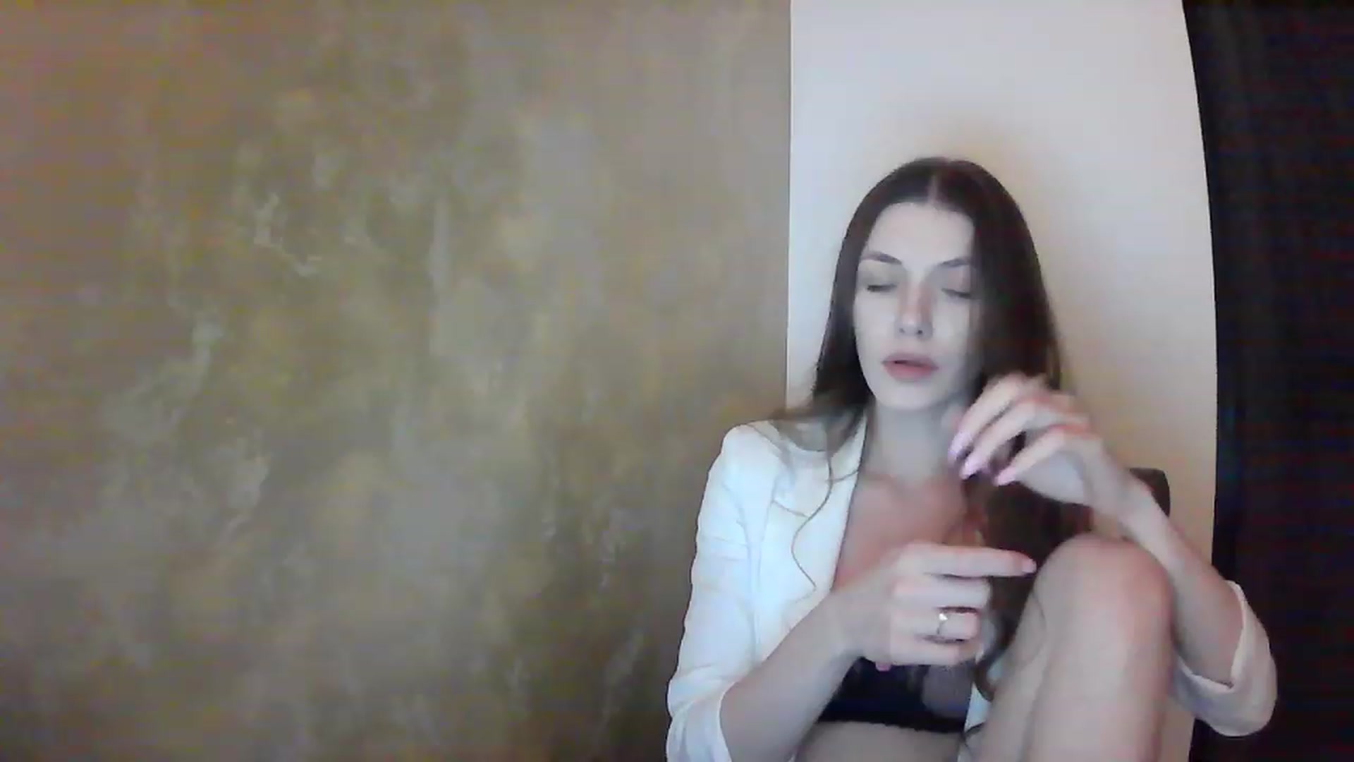 Gallery image thumbnail from GreenKittyy's myfreecams stream on, 02/27/2023, 24:43 image 4 of 20