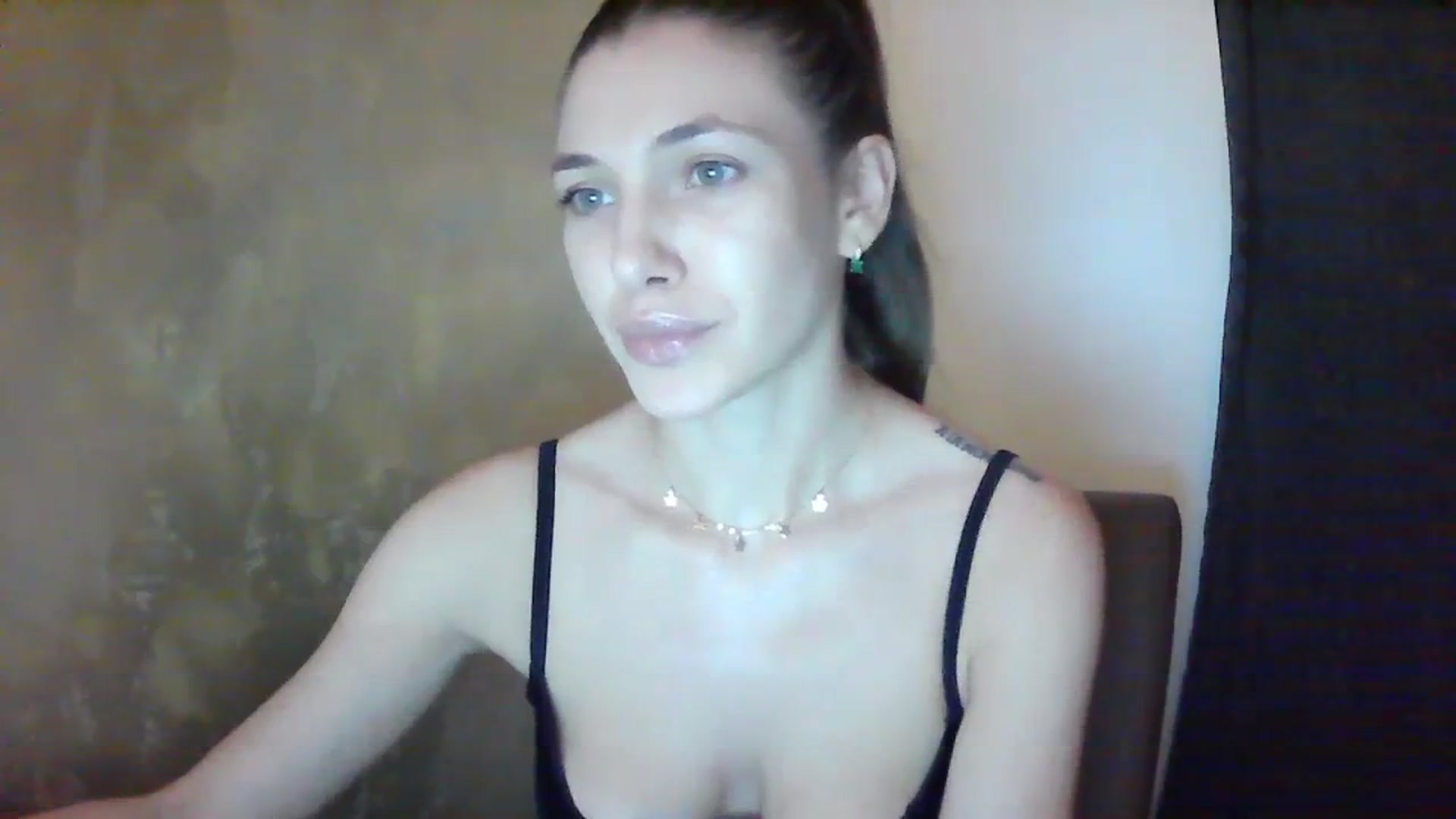Gallery image thumbnail from GreenKittyy's myfreecams stream on, 07/16/2023, 23:10 image 16 of 20