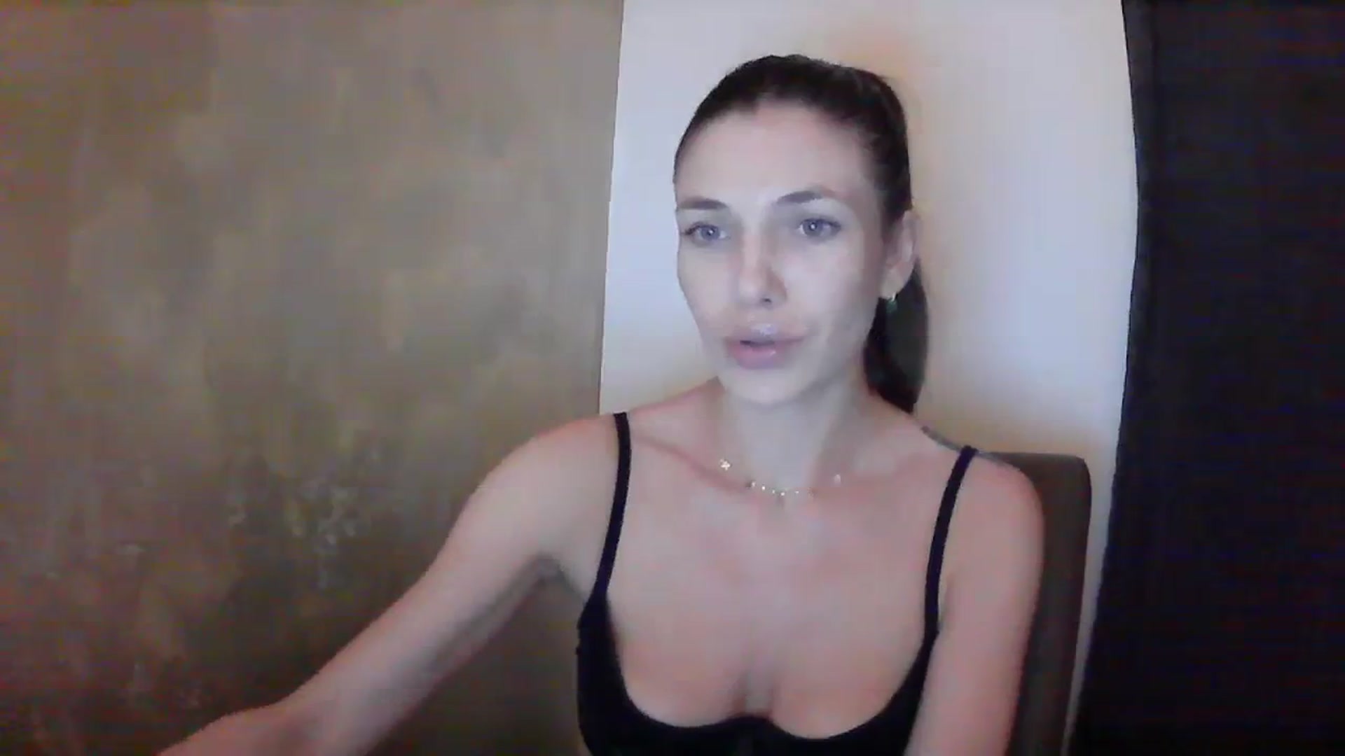 Gallery image thumbnail from GreenKittyy's myfreecams stream on, 07/16/2023, 23:10 image 15 of 20