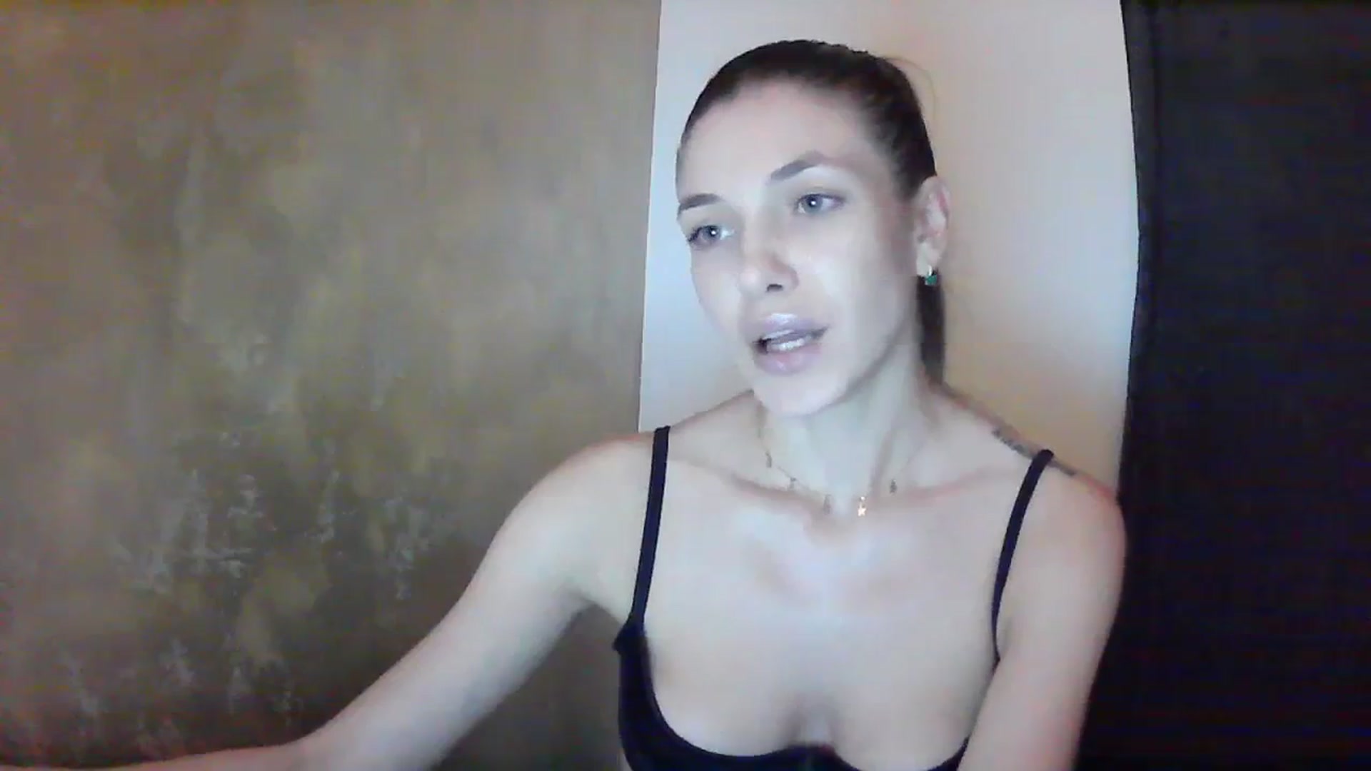 Gallery image thumbnail from GreenKittyy's myfreecams stream on, 07/17/2023, 24:44 image 6 of 20