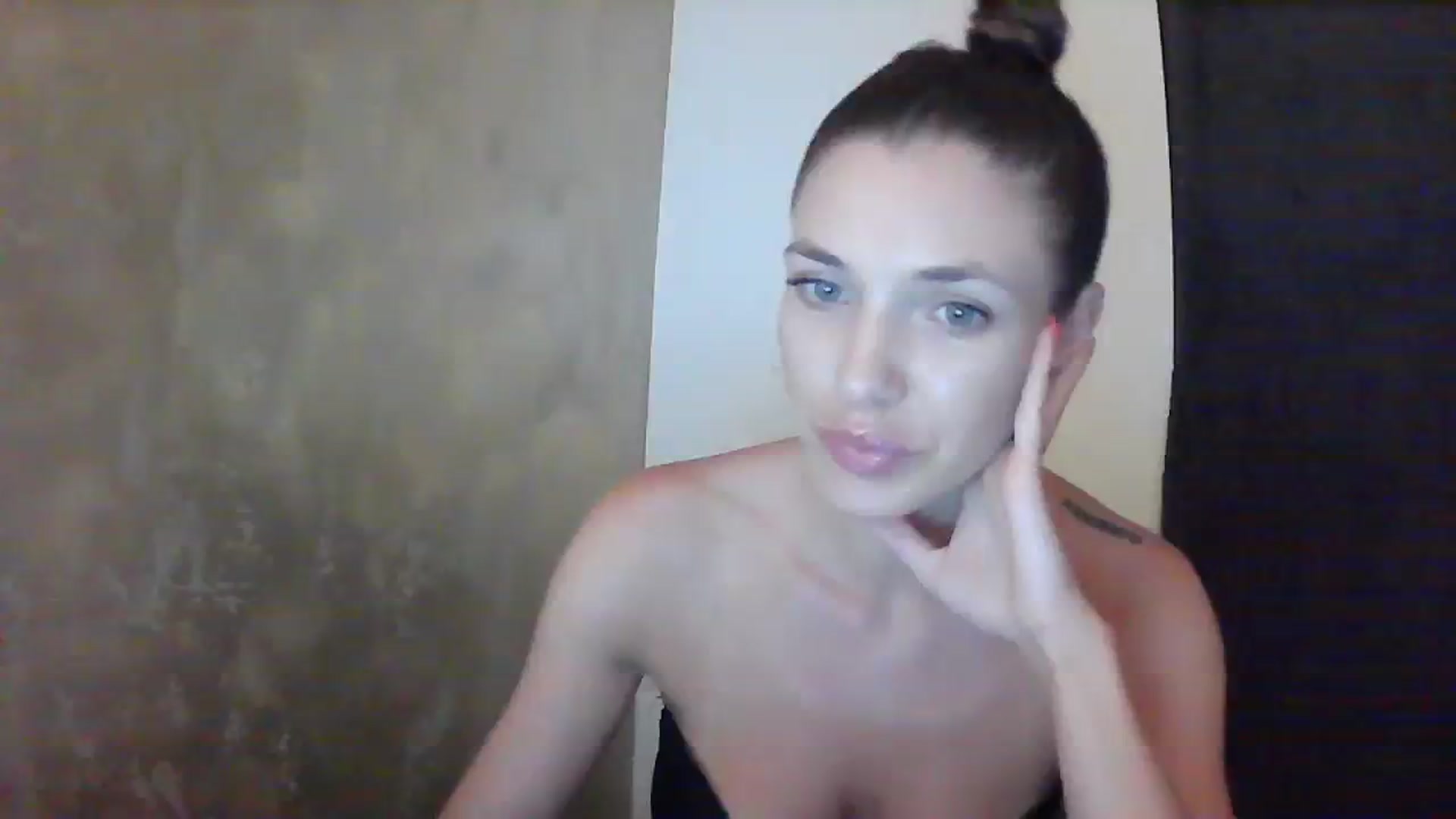 Gallery image thumbnail from GreenKittyy's myfreecams stream on, 07/26/2023, 01:00 image 19 of 20