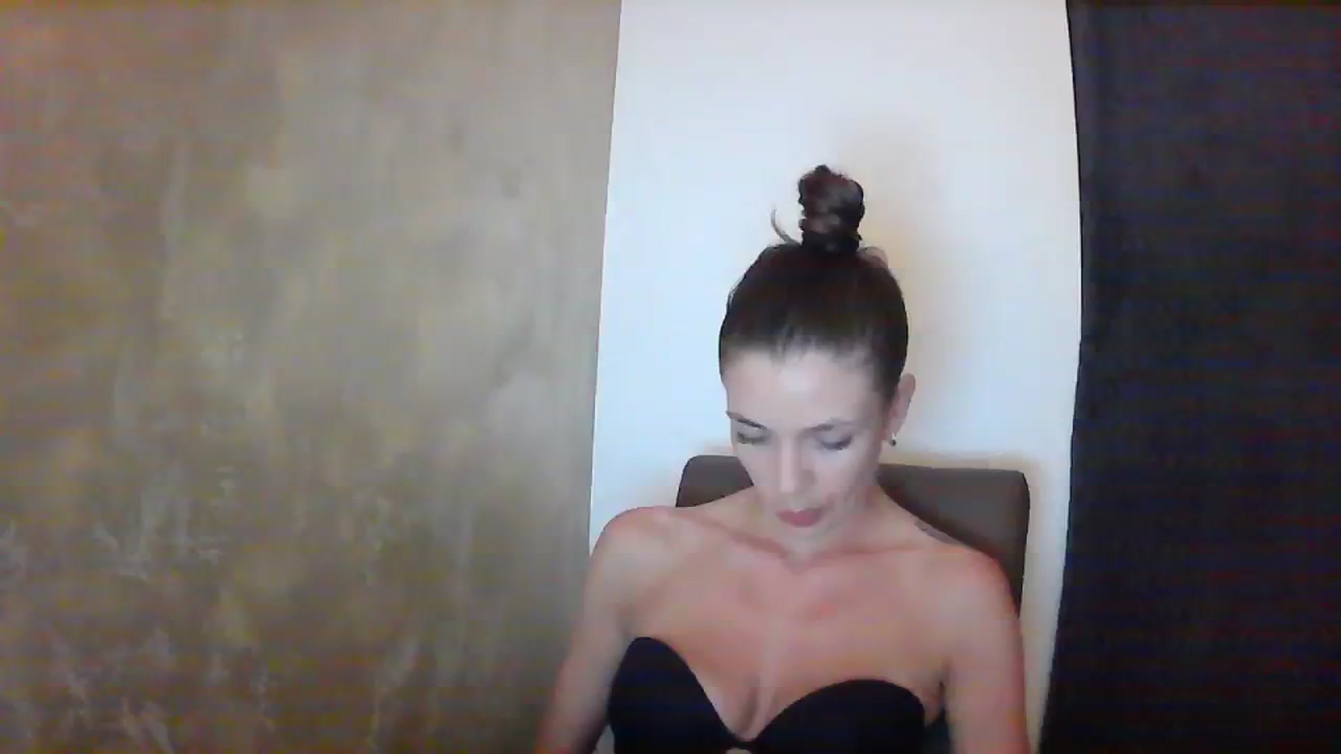 Gallery image thumbnail from GreenKittyy's myfreecams stream on, 07/26/2023, 01:00 image 9 of 20