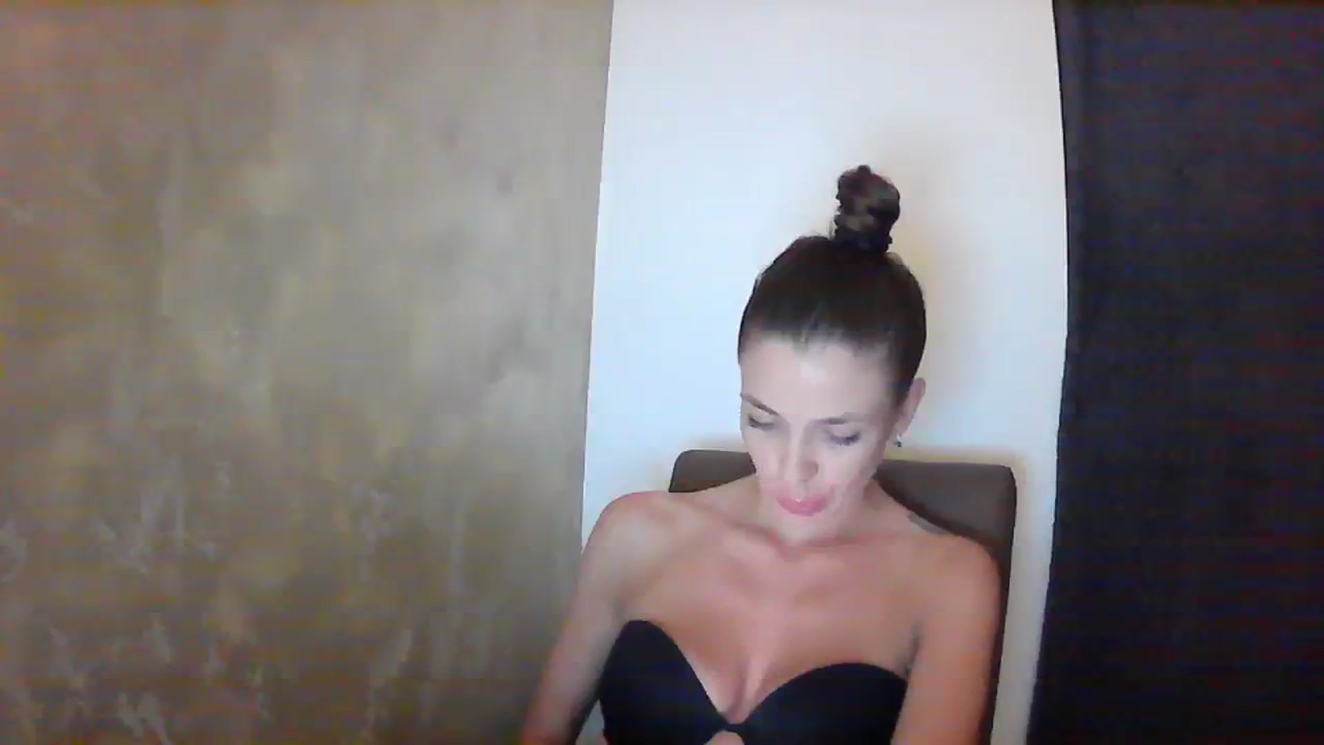 Gallery image thumbnail from GreenKittyy's myfreecams stream on, 07/26/2023, 01:00 image 5 of 20