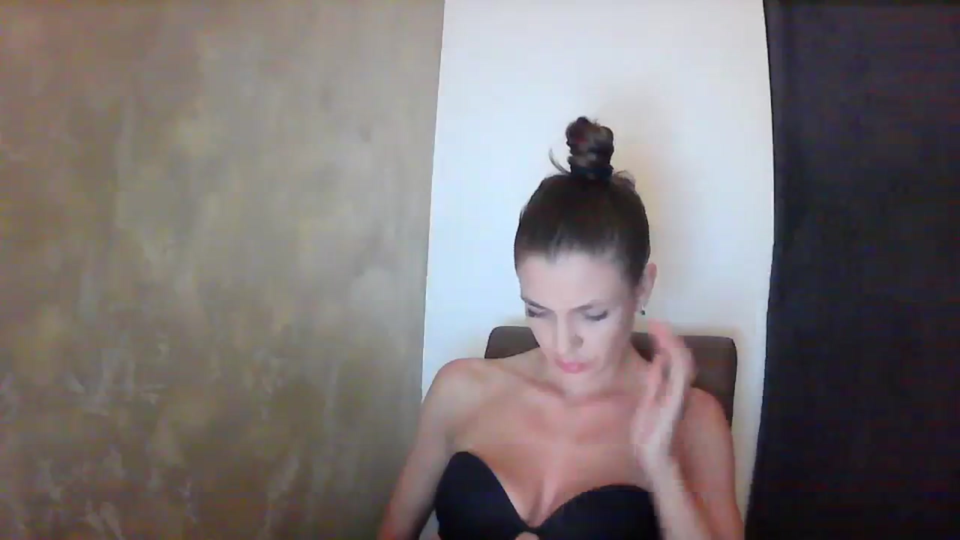 Gallery image thumbnail from GreenKittyy's myfreecams stream on, 07/26/2023, 01:00 image 6 of 20