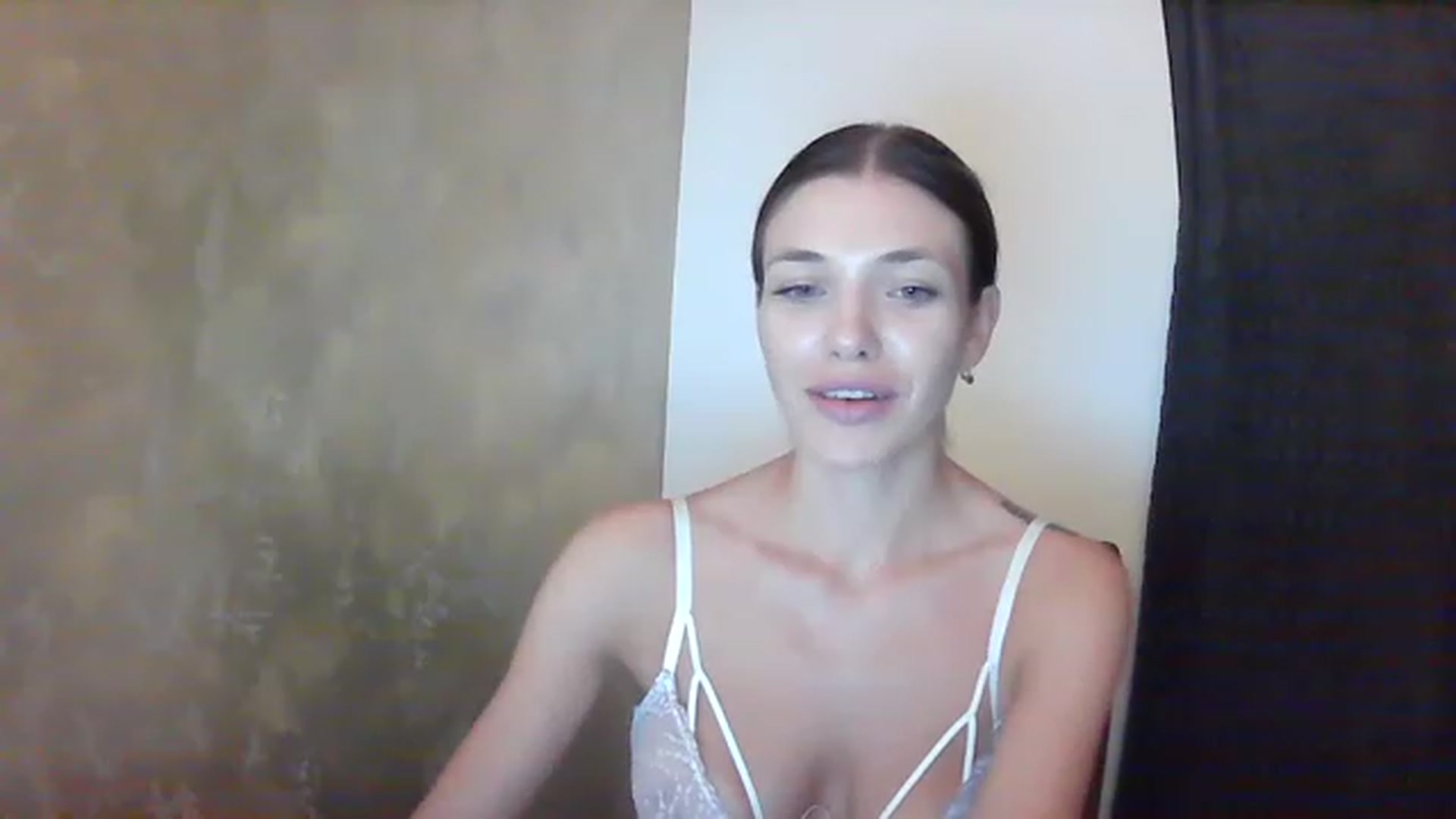 Gallery image thumbnail from GreenKittyy's myfreecams stream on, 07/31/2023, 02:11 image 19 of 20