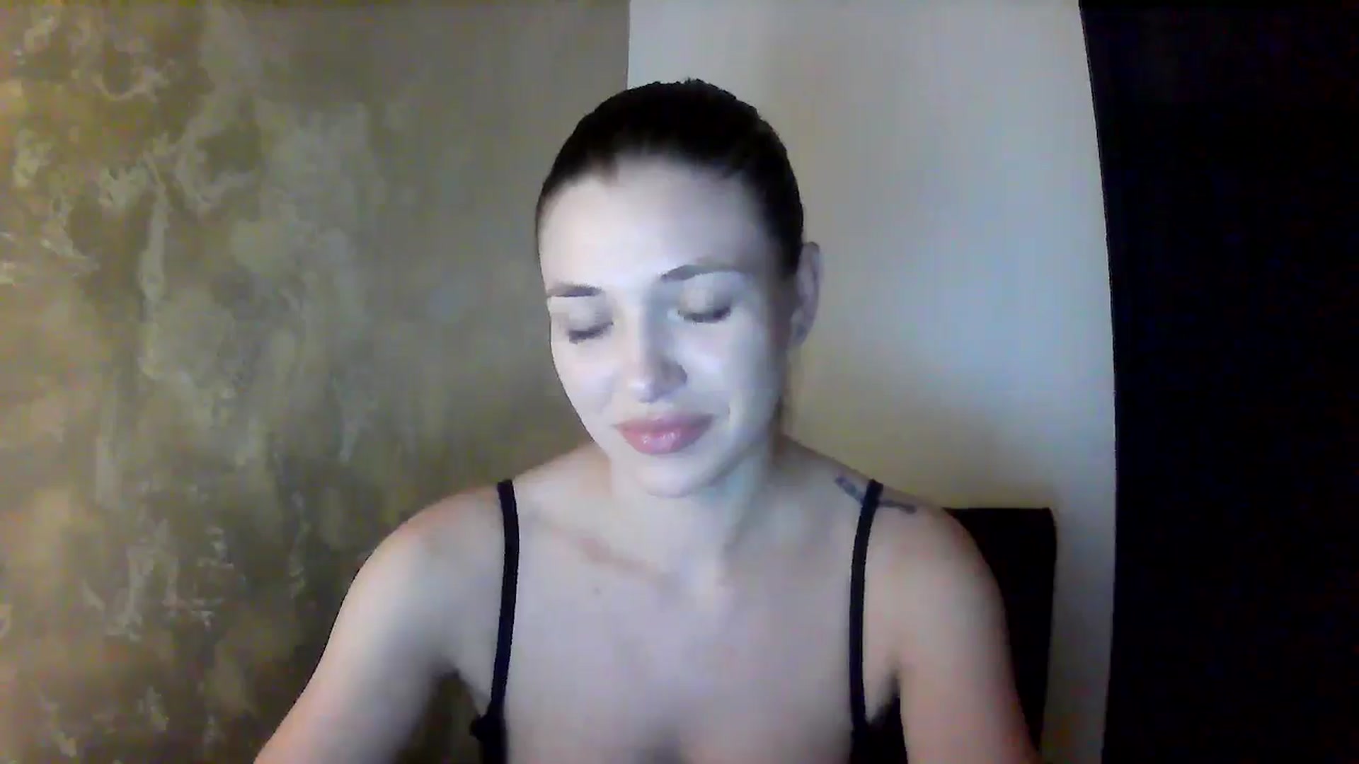Gallery image thumbnail from GreenKittyy's myfreecams stream on, 09/08/2025, 01:10 image 16 of 20