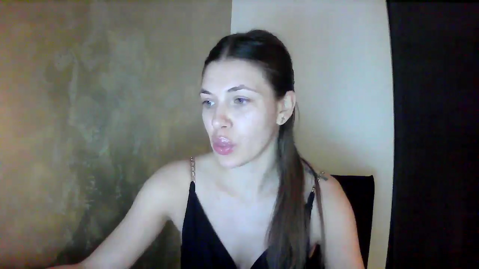 Gallery image thumbnail from GreenKittyy's myfreecams stream on, 09/10/2025, 24:50 image 7 of 20