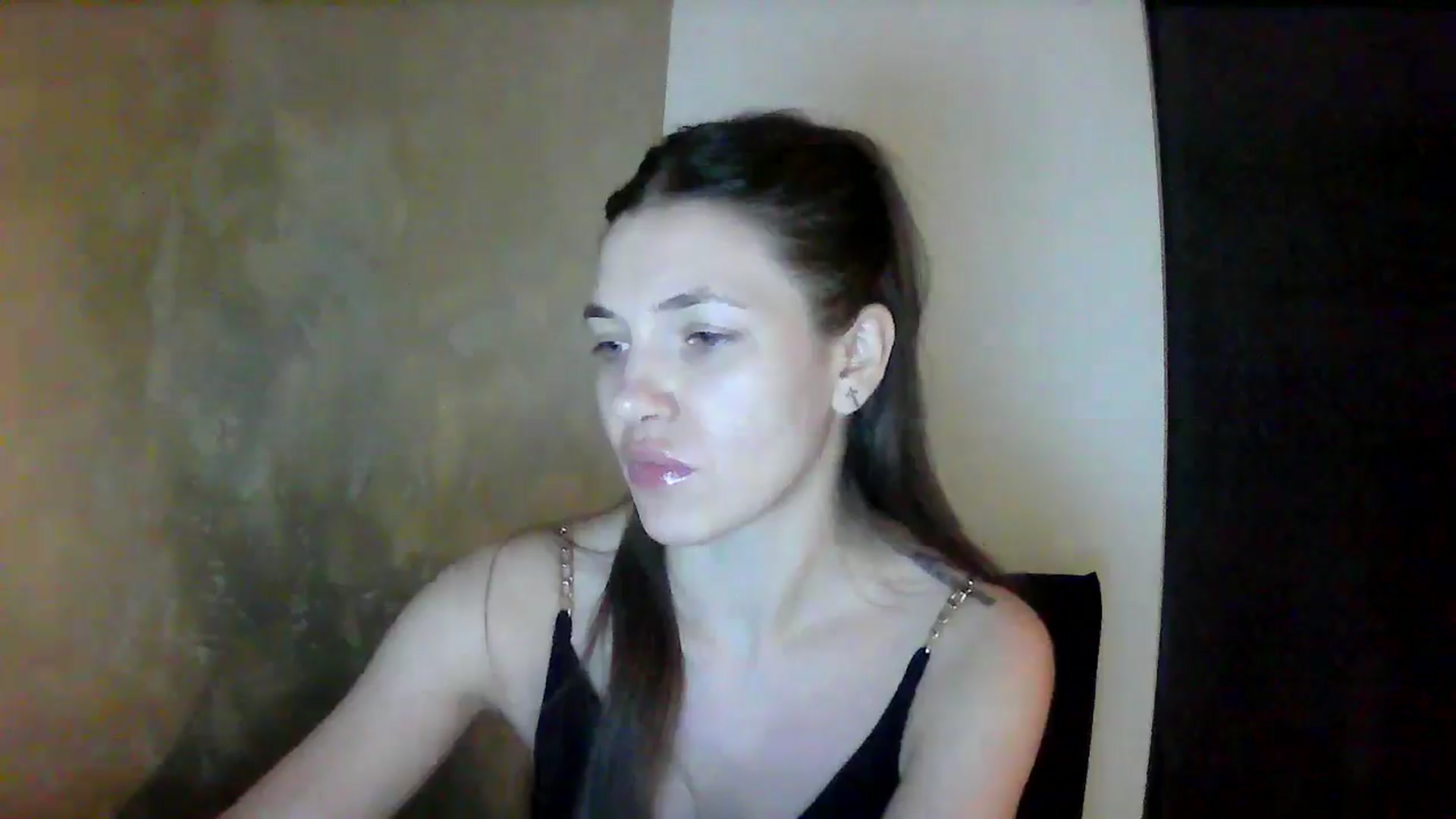 Gallery image thumbnail from GreenKittyy's myfreecams stream on, 09/10/2025, 24:50 image 18 of 20