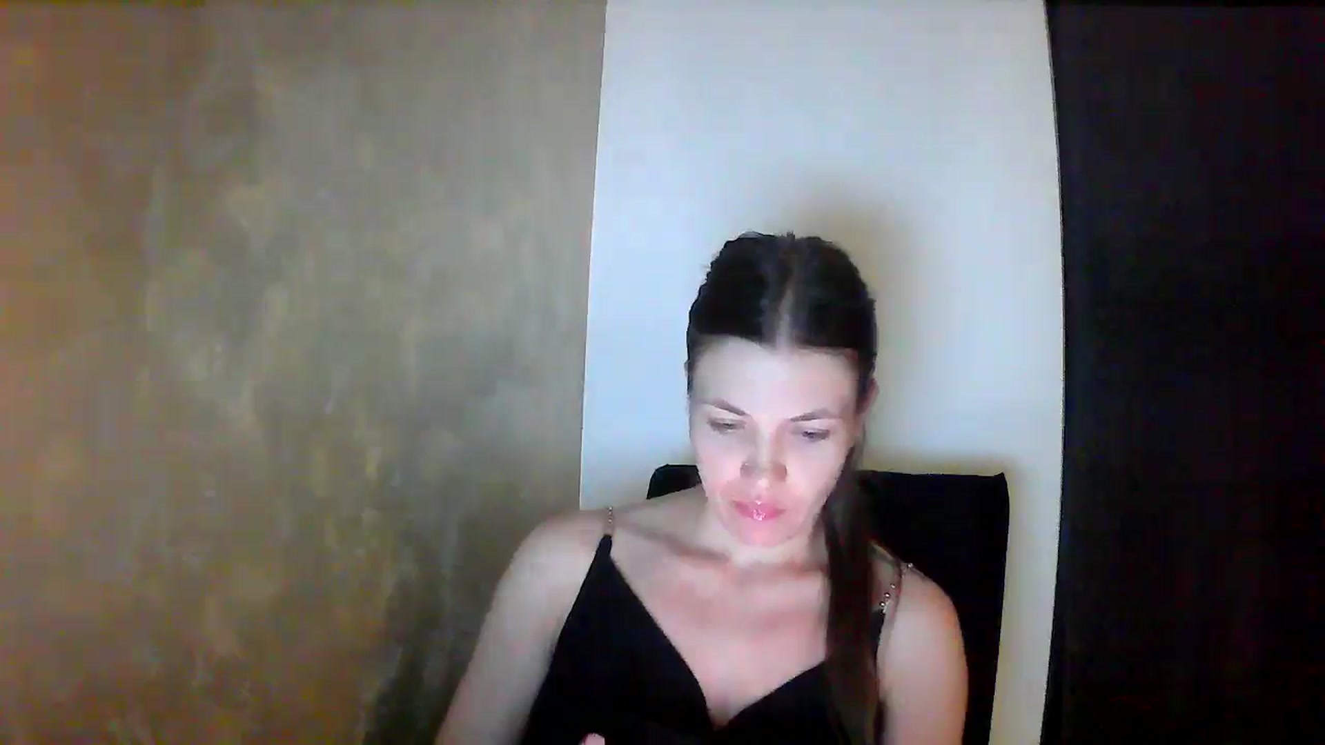 Gallery image thumbnail from GreenKittyy's myfreecams stream on, 09/10/2025, 24:50 image 4 of 20
