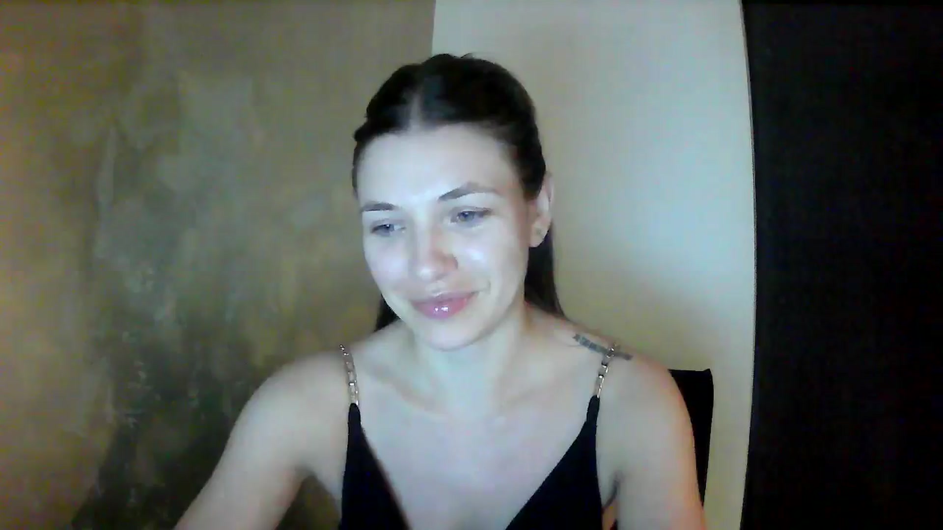 Gallery image thumbnail from GreenKittyy's myfreecams stream on, 09/10/2025, 24:50 image 16 of 20