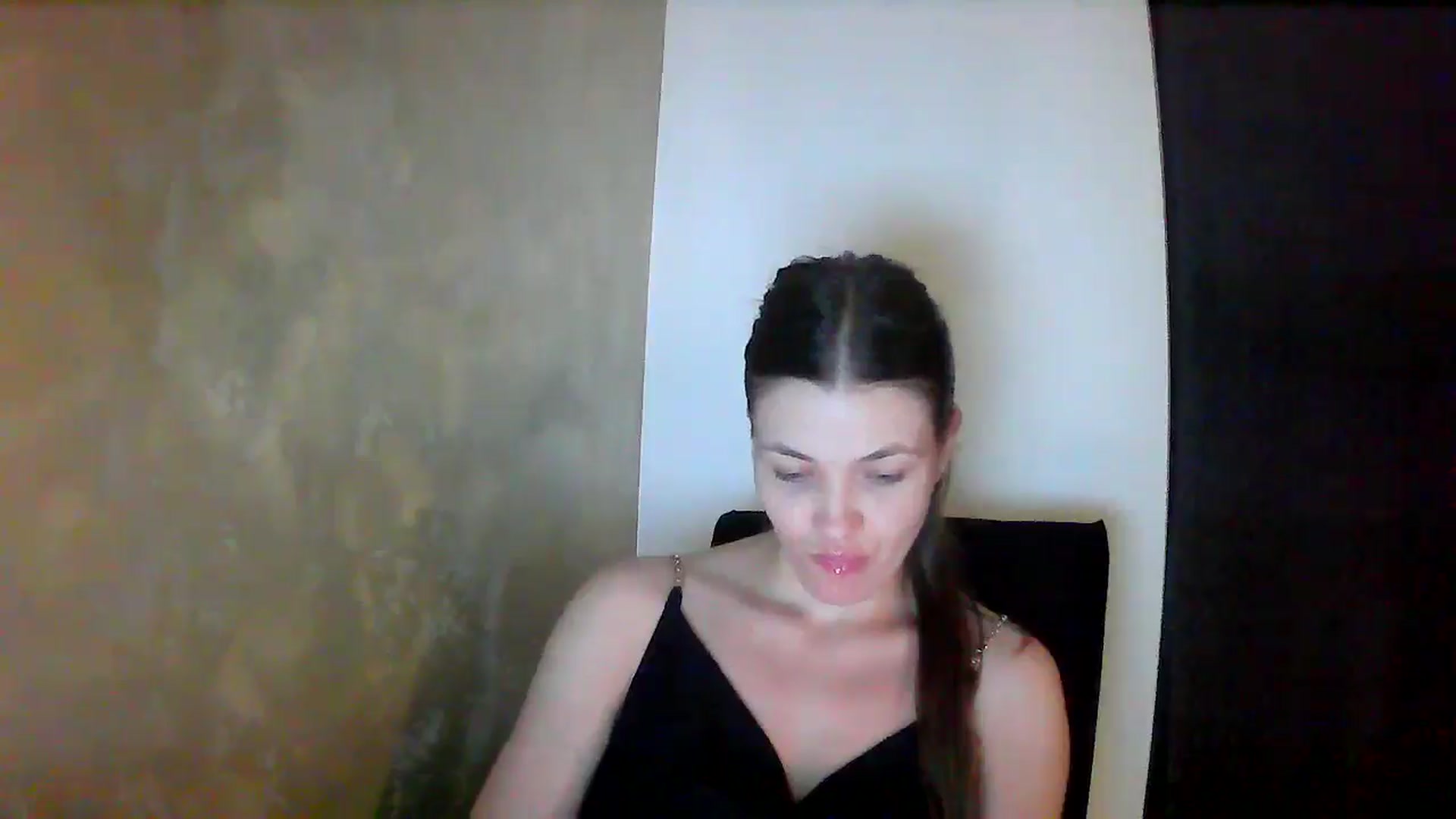 Gallery image thumbnail from GreenKittyy's myfreecams stream on, 09/10/2025, 24:50 image 3 of 20
