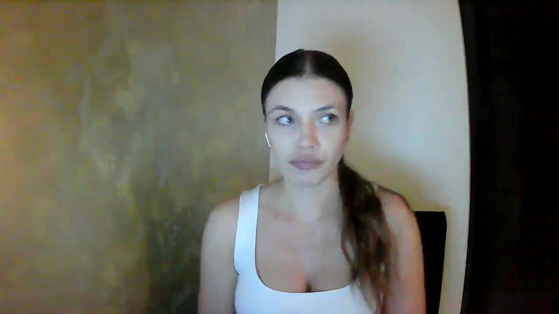 Gallery image thumbnail from GreenKittyy's myfreecams stream on, 09/23/2025, 24:59 image 19 of 20