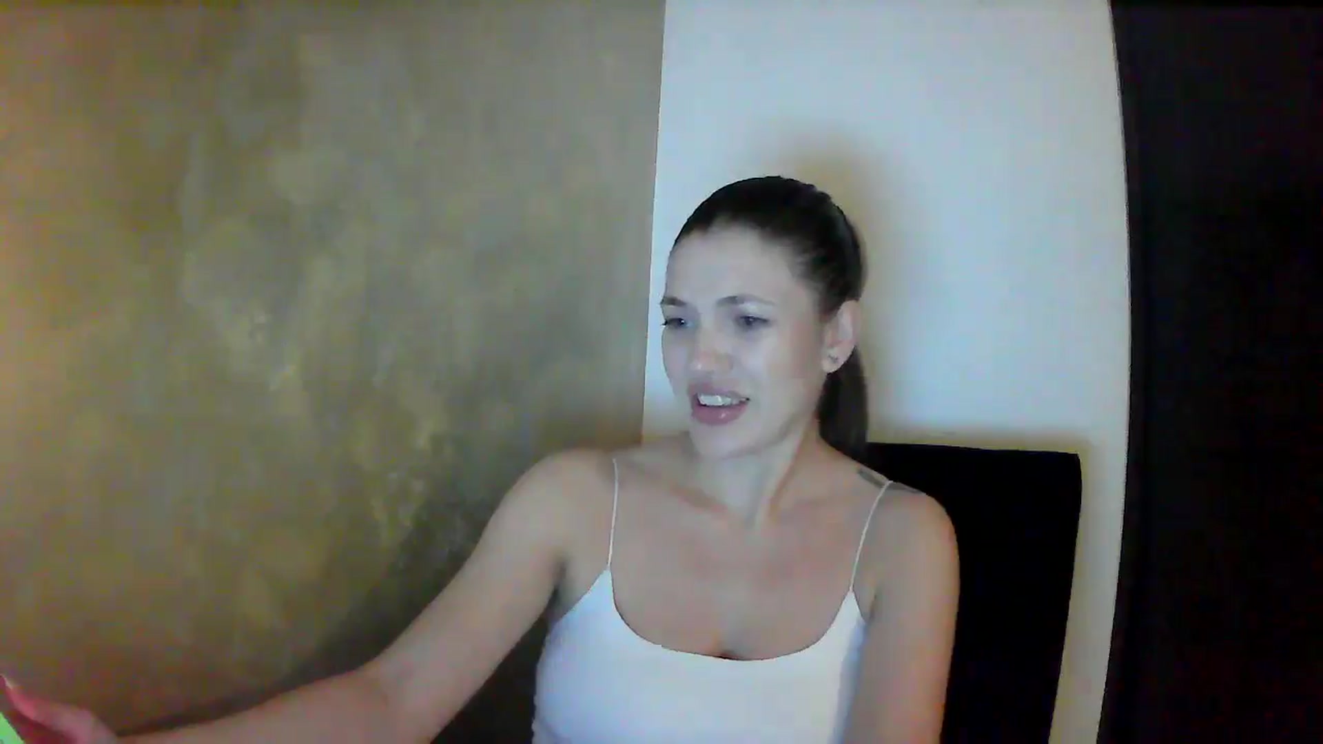 Gallery image thumbnail from GreenKittyy's myfreecams stream on, 09/26/2025, 24:22 image 5 of 20