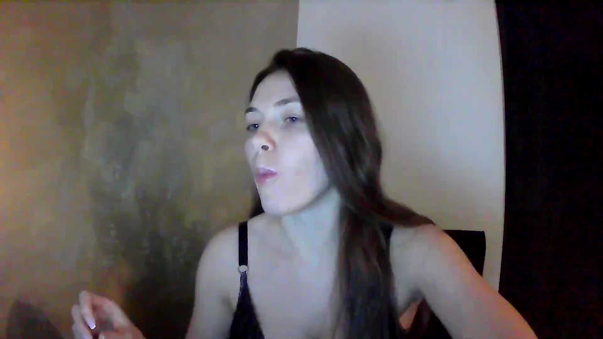 Gallery image thumbnail from GreenKittyy's myfreecams stream on, 09/30/2025, 02:54 image 17 of 20