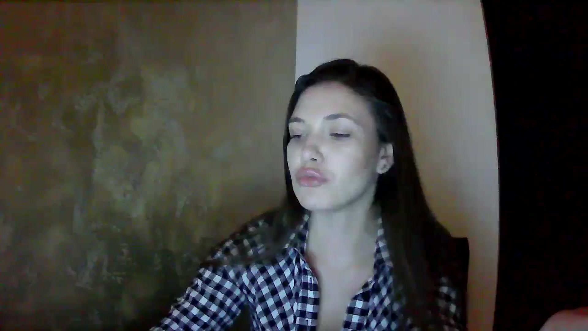 Gallery image thumbnail from GreenKittyy's myfreecams stream on, 10/07/2025, 01:04 image 8 of 20
