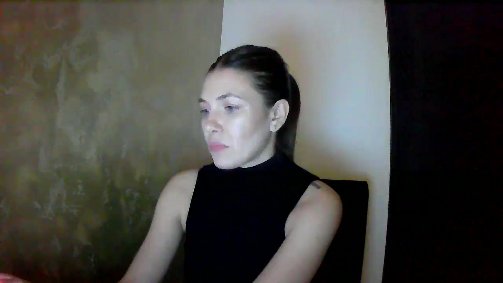 Gallery image thumbnail from GreenKittyy's myfreecams stream on, 10/15/2025, 02:19 image 17 of 20