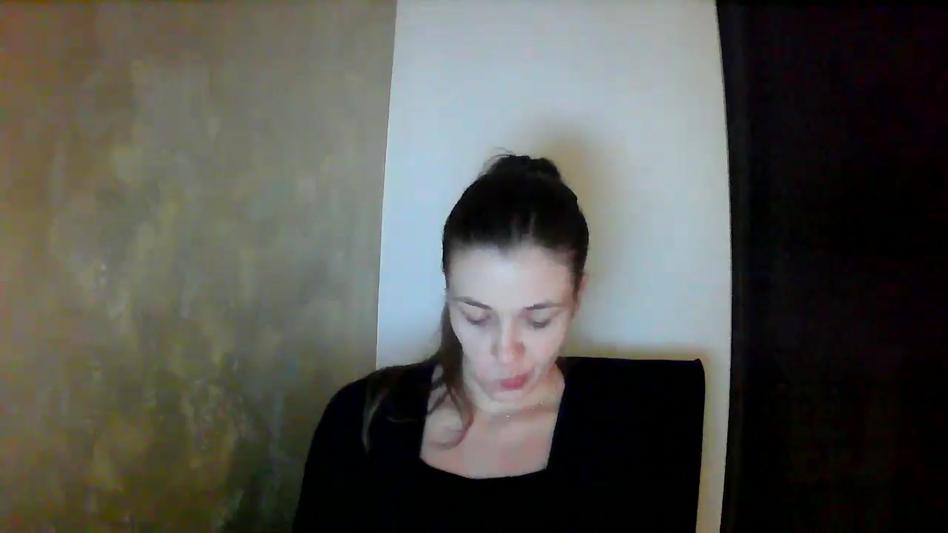Gallery image thumbnail from GreenKittyy's myfreecams stream on, 10/27/2025, 24:37 image 10 of 20