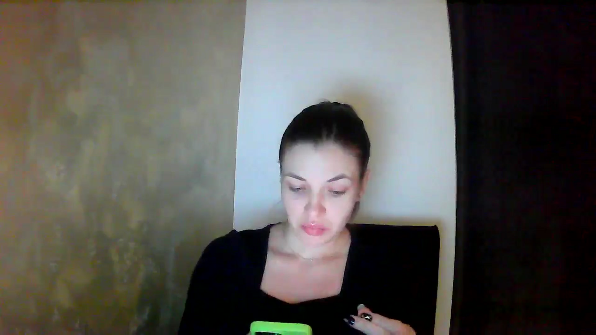 Gallery image thumbnail from GreenKittyy's myfreecams stream on, 10/27/2025, 24:37 image 16 of 20