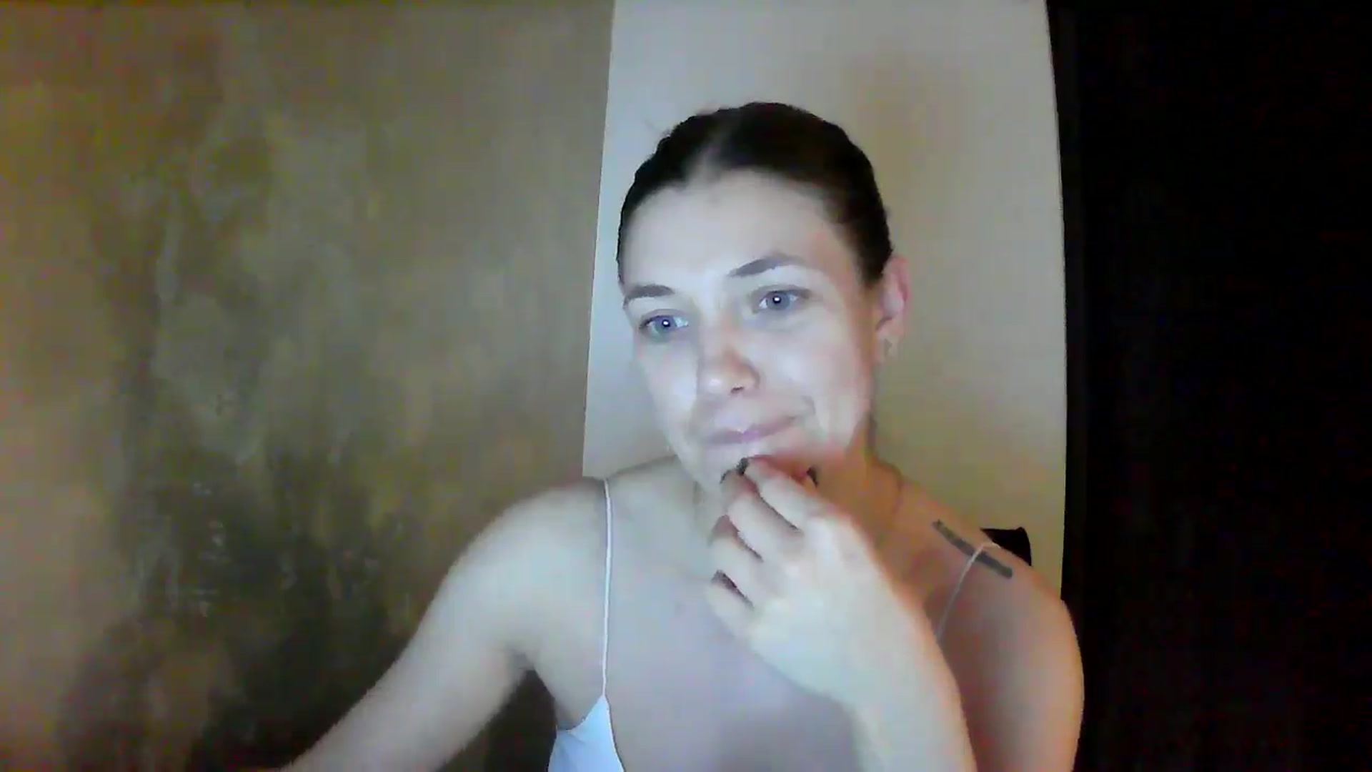 Gallery image thumbnail from GreenKittyy's myfreecams stream on, 11/04/2025, 02:00 image 16 of 20