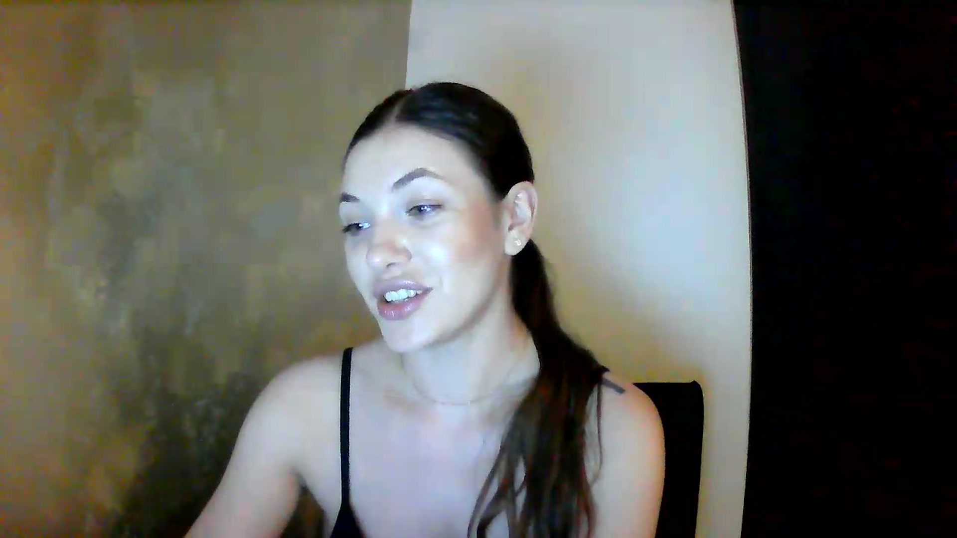 Gallery image thumbnail from GreenKittyy's myfreecams stream on, 06/12/2026, 02:59 image 8 of 20