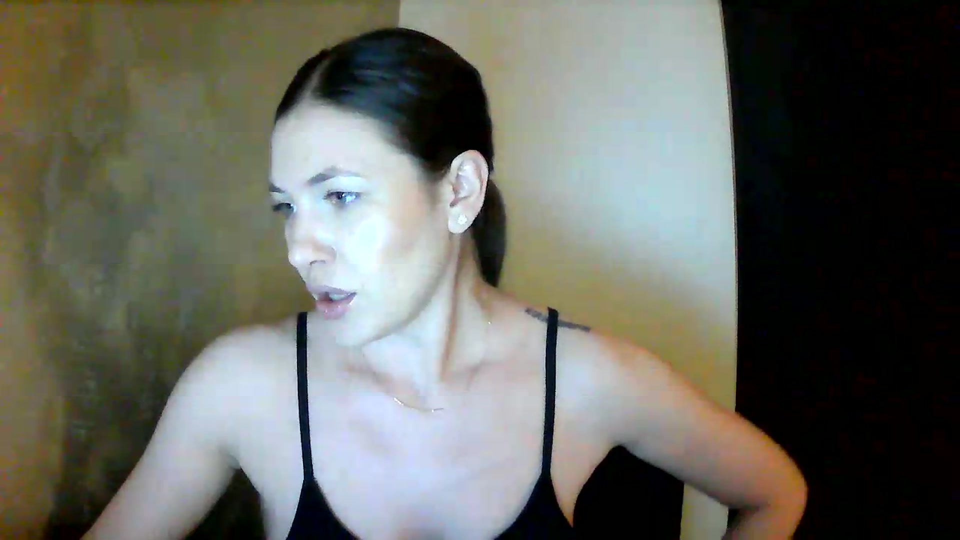 Gallery image thumbnail from GreenKittyy's myfreecams stream on, 06/12/2026, 02:59 image 4 of 20