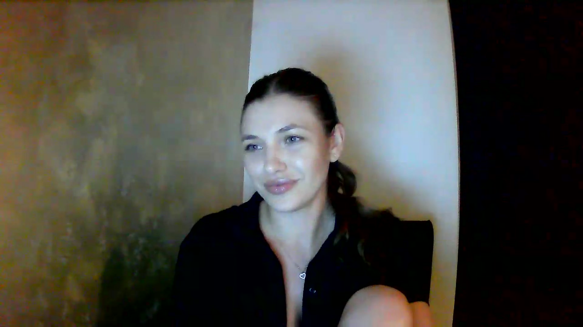Gallery image thumbnail from GreenKittyy's myfreecams stream on, 06/23/2026, 24:22 image 3 of 20