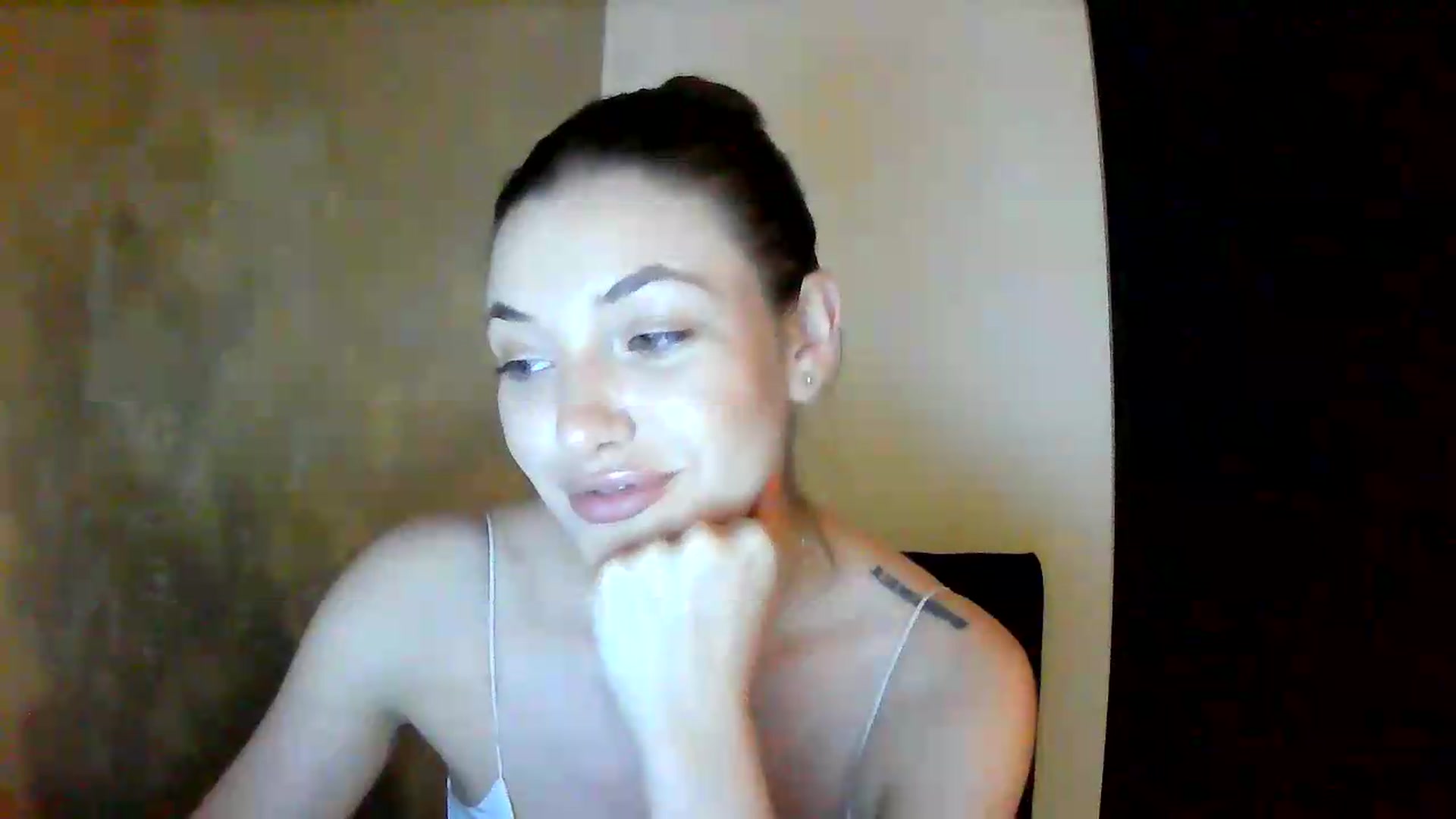 Gallery image thumbnail from GreenKittyy's myfreecams stream on, 07/08/2026, 02:22 image 11 of 20