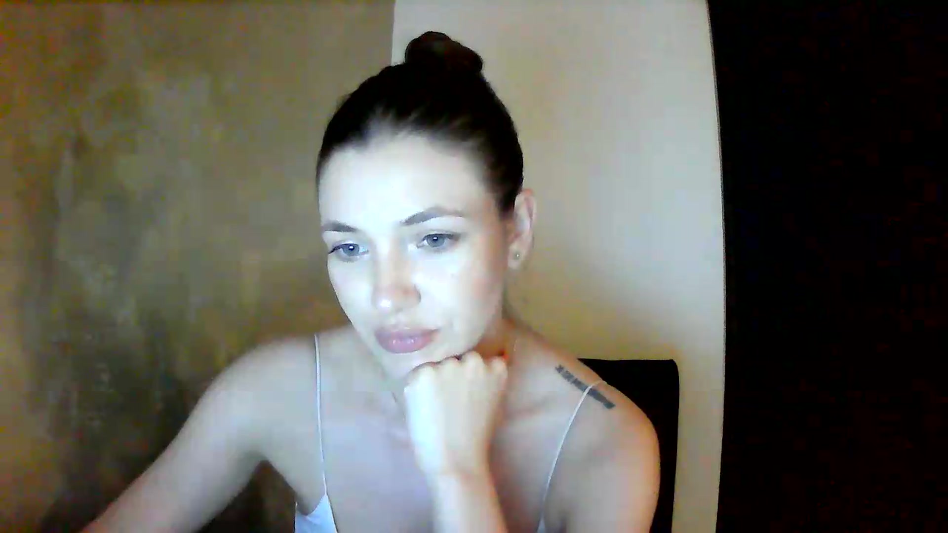 Gallery image thumbnail from GreenKittyy's myfreecams stream on, 07/08/2026, 02:22 image 10 of 20