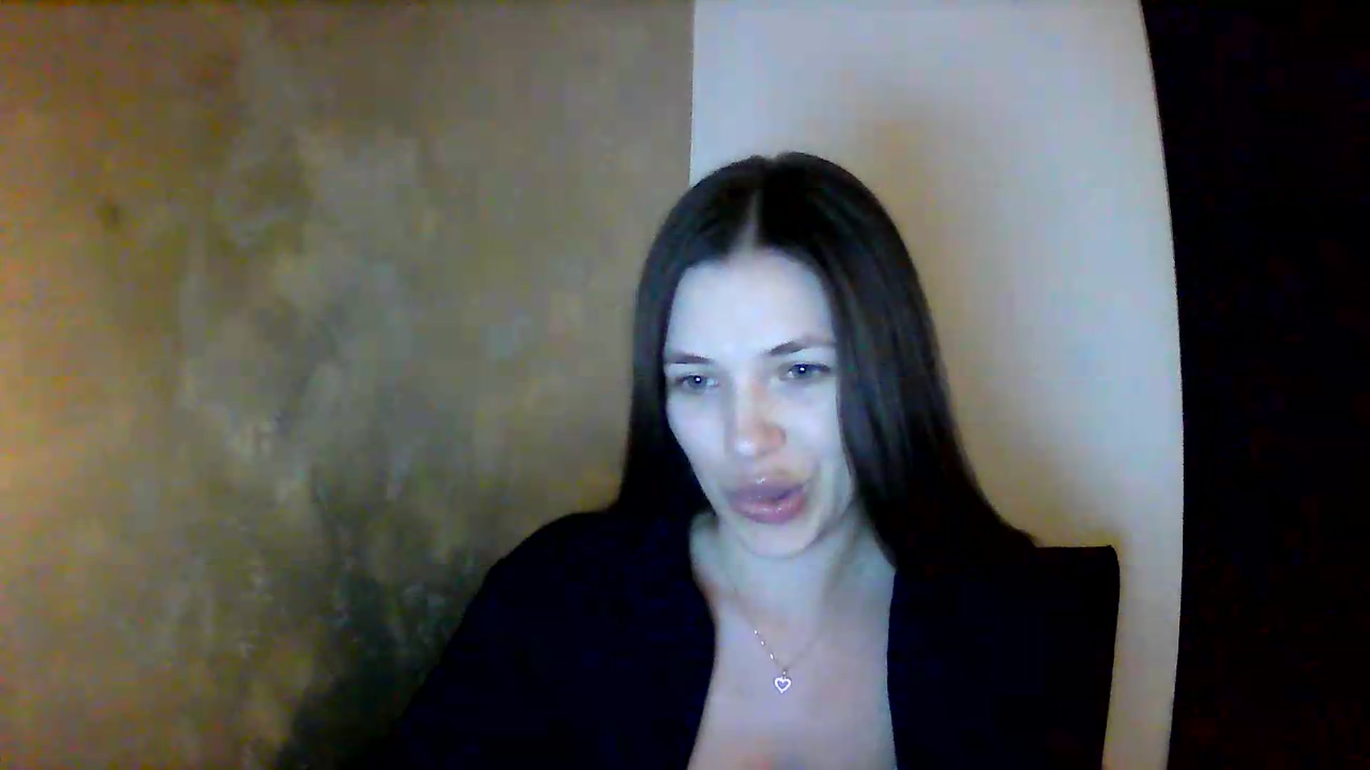 Gallery image thumbnail from GreenKittyy's myfreecams stream on, 07/09/2026, 24:48 image 17 of 20