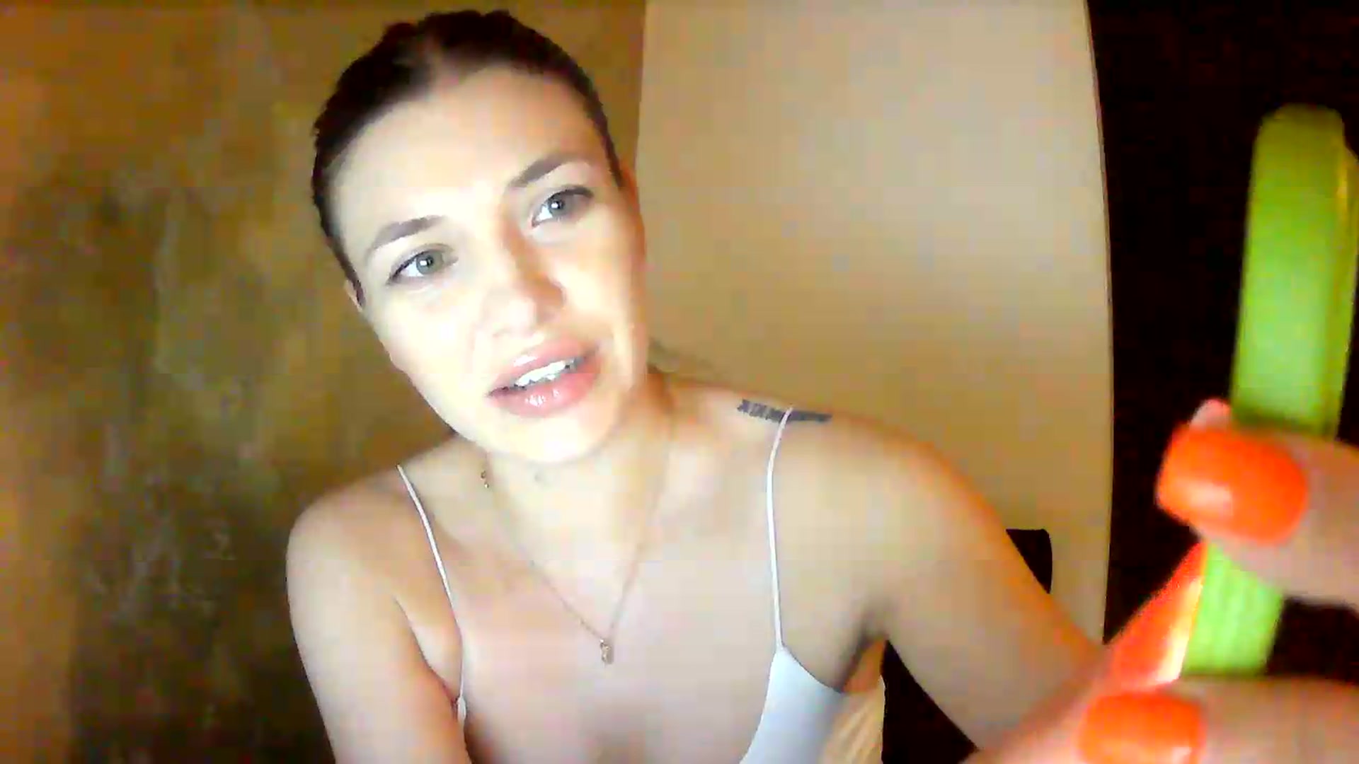 Gallery image thumbnail from GreenKittyy's myfreecams stream on, 07/18/2026, 03:09 image 17 of 20