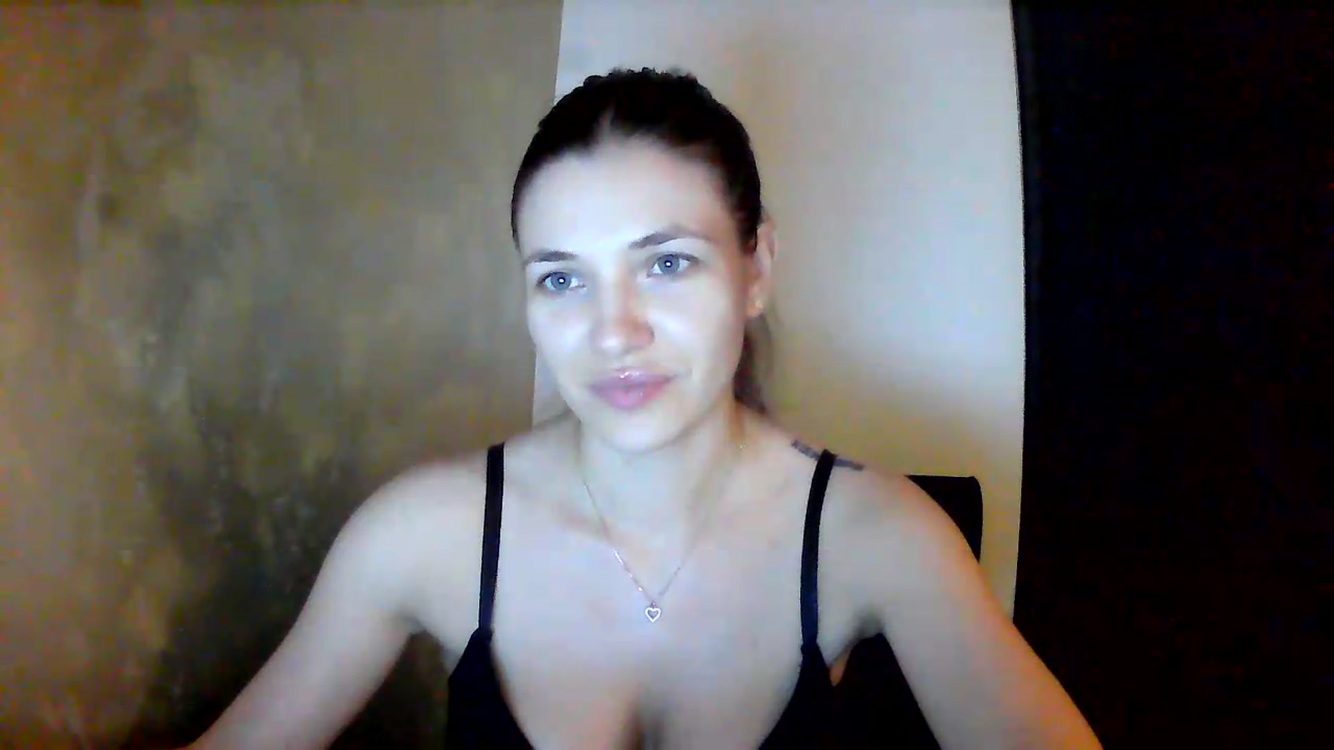 Gallery image thumbnail from GreenKittyy's myfreecams stream on, 07/20/2026, 02:35 image 10 of 20
