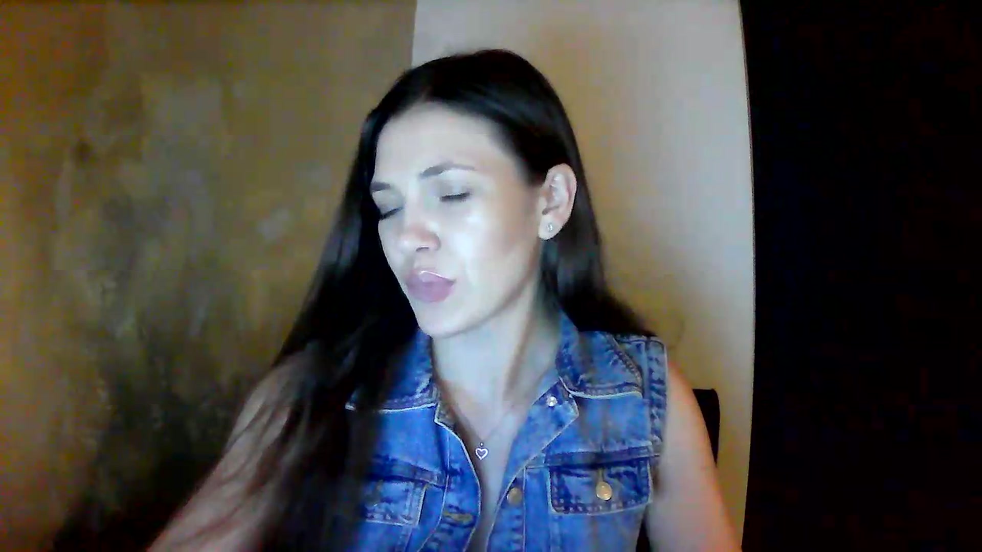 Gallery image thumbnail from GreenKittyy's myfreecams stream on, 07/22/2026, 02:51 image 13 of 20