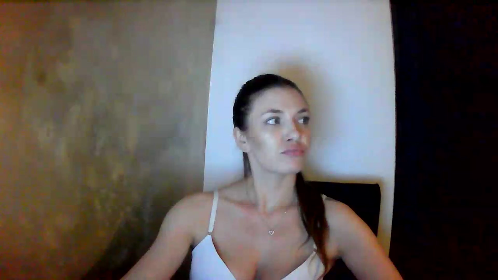 Gallery image thumbnail from GreenKittyy's myfreecams stream on, 07/27/2026, 02:43 image 13 of 20