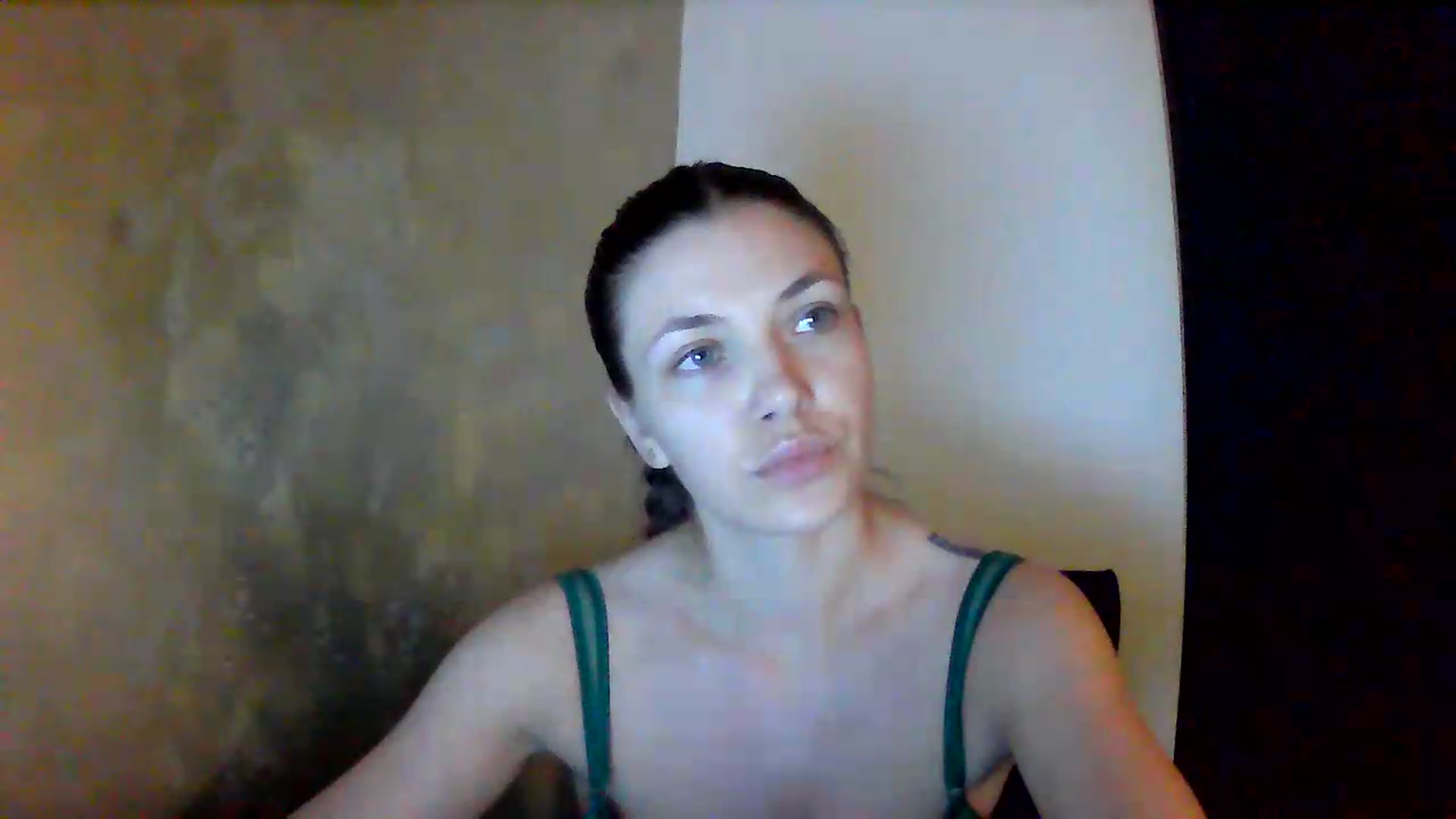 Gallery image thumbnail from GreenKittyy's myfreecams stream on, 08/05/2026, 24:44 image 16 of 20
