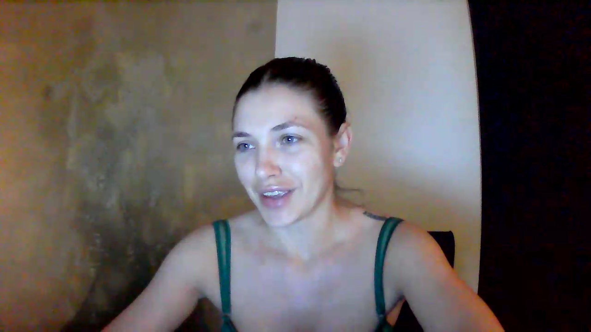 Gallery image thumbnail from GreenKittyy's myfreecams stream on, 08/05/2026, 24:44 image 13 of 20