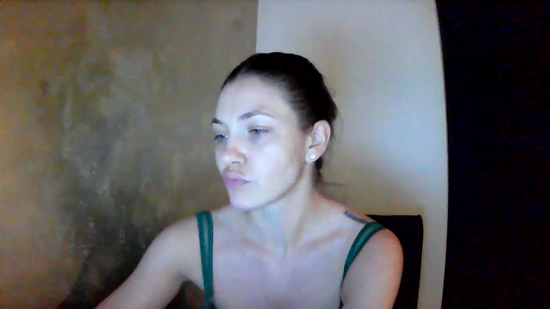 Gallery image thumbnail from GreenKittyy's myfreecams stream on, 08/05/2026, 24:44 image 18 of 20