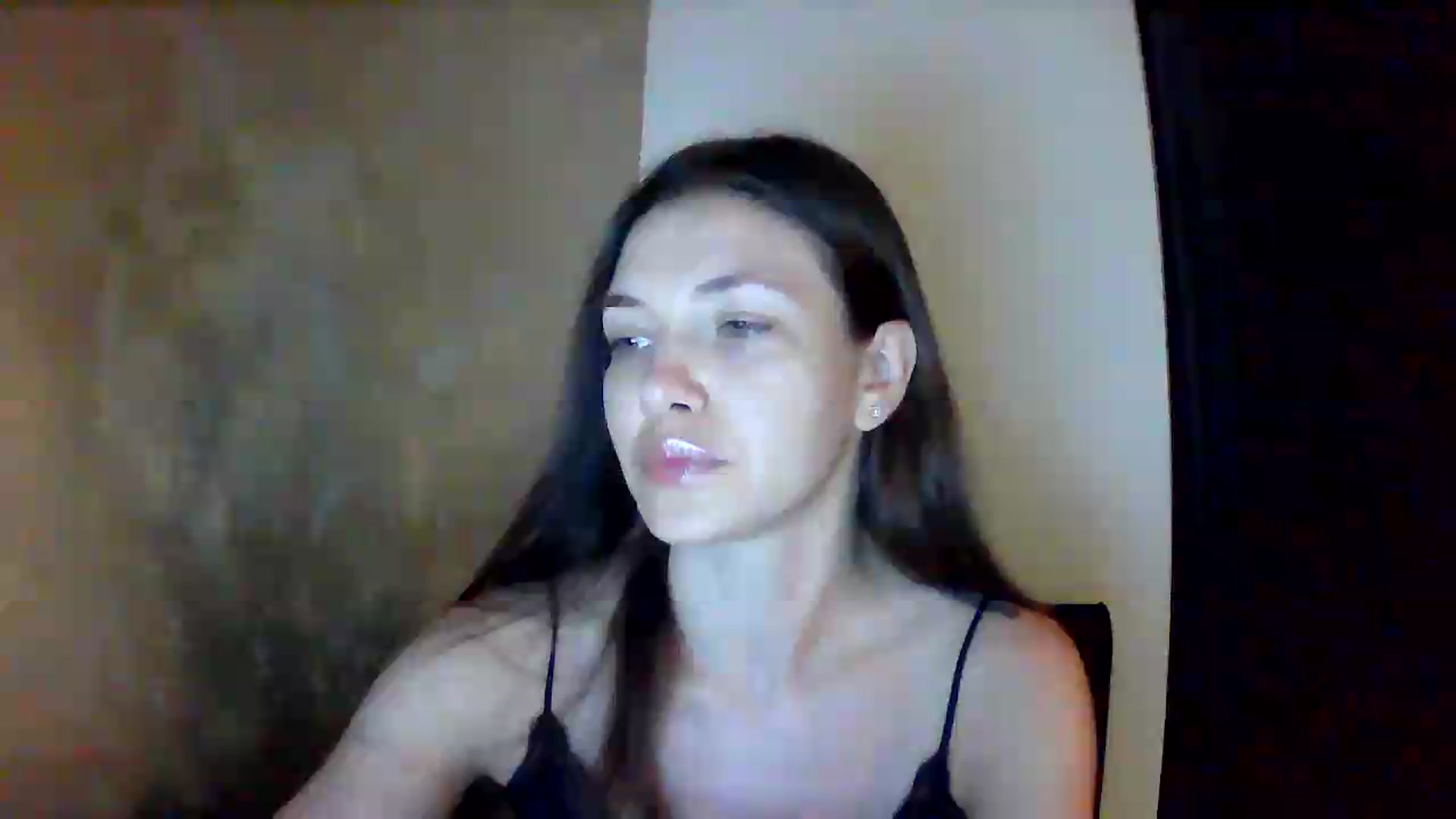 Gallery image thumbnail from GreenKittyy's myfreecams stream on, 08/10/2026, 24:33 image 3 of 20