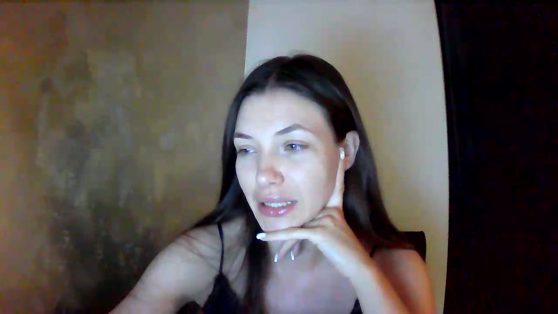 Gallery image thumbnail from GreenKittyy's myfreecams stream on, 08/10/2026, 24:33 image 5 of 20