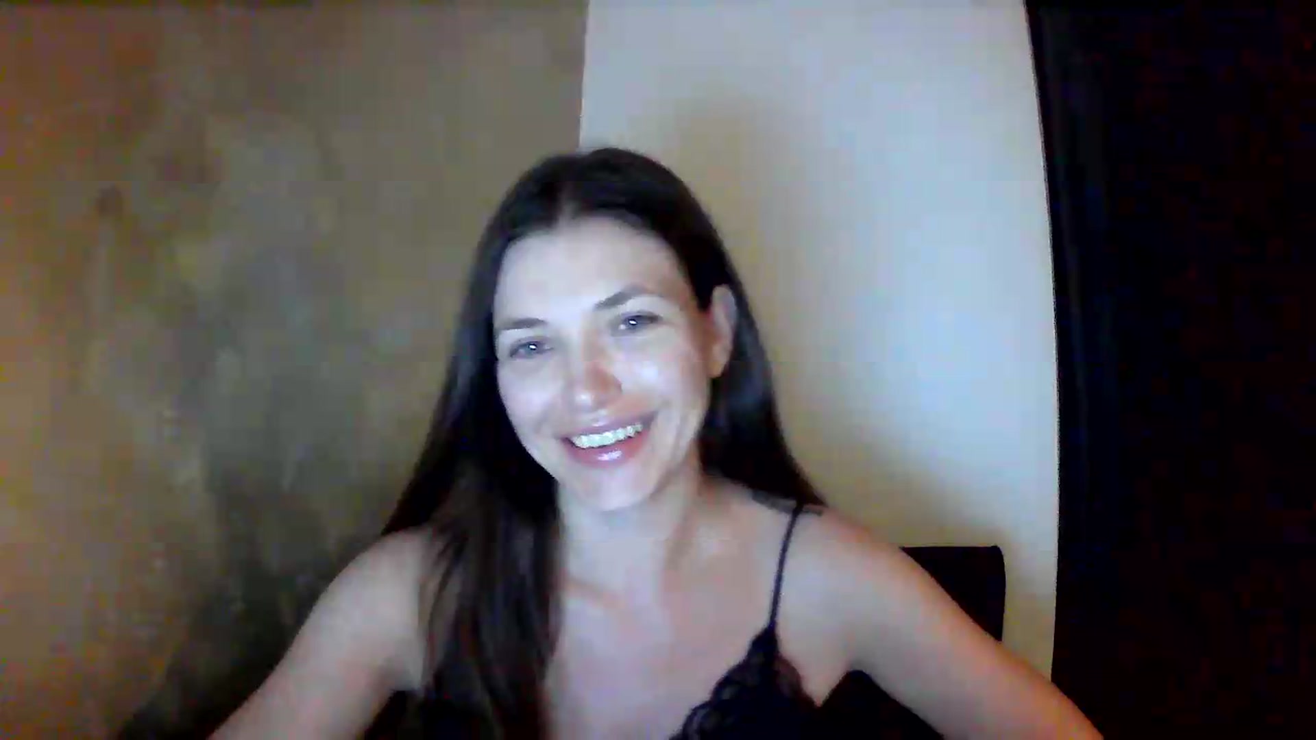 Gallery image thumbnail from GreenKittyy's myfreecams stream on, 08/10/2026, 24:33 image 14 of 20