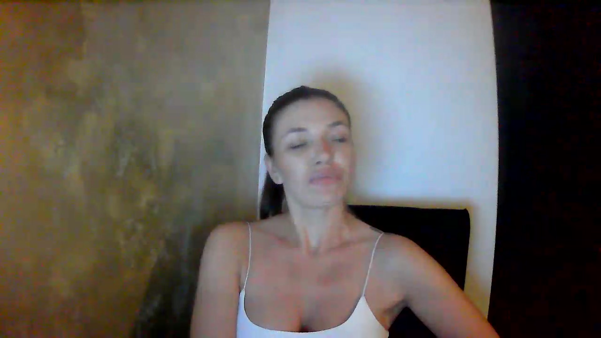 Gallery image thumbnail from GreenKittyy's myfreecams stream on, 08/17/2026, 02:27 image 11 of 20