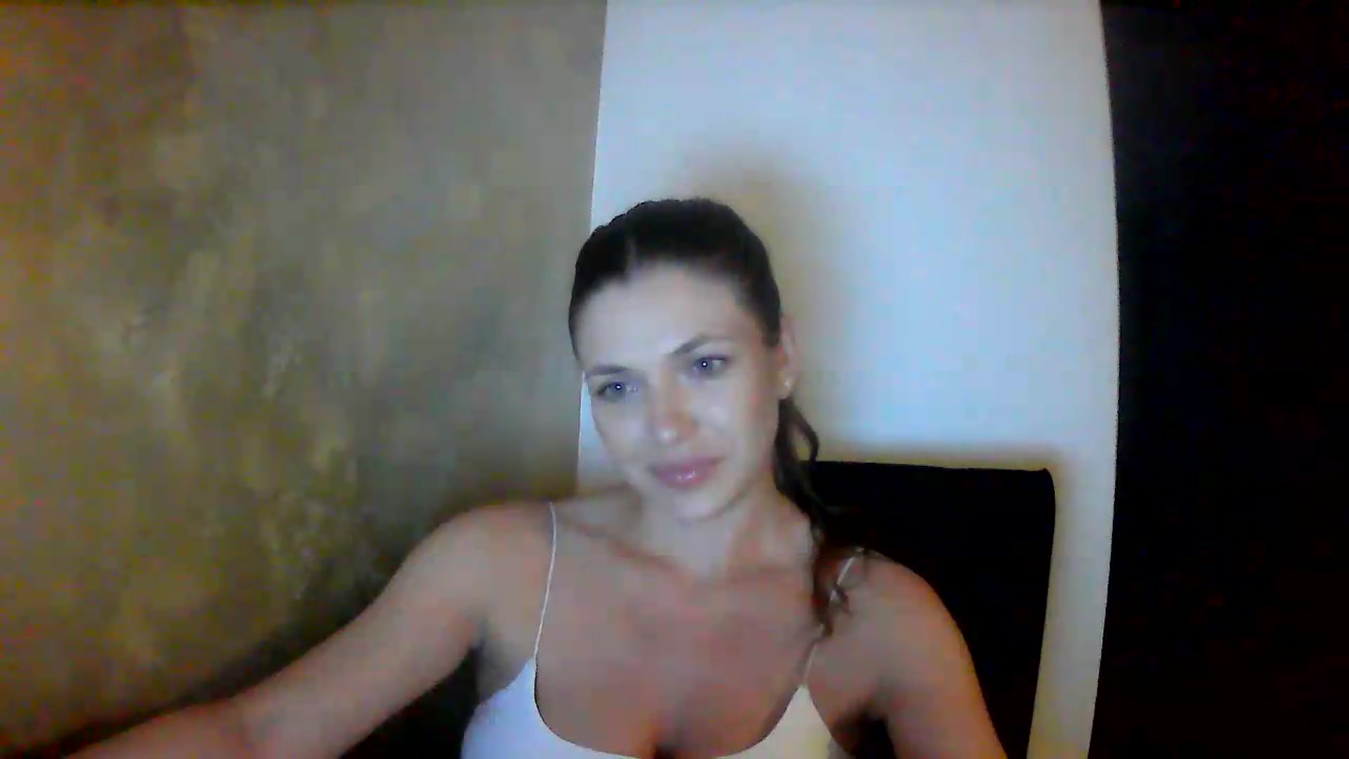 Gallery image thumbnail from GreenKittyy's myfreecams stream on, 08/17/2026, 02:27 image 14 of 20