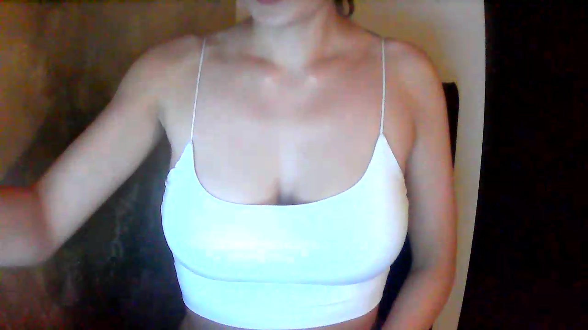 Gallery image thumbnail from GreenKittyy's myfreecams stream on, 08/17/2026, 02:27 image 17 of 20
