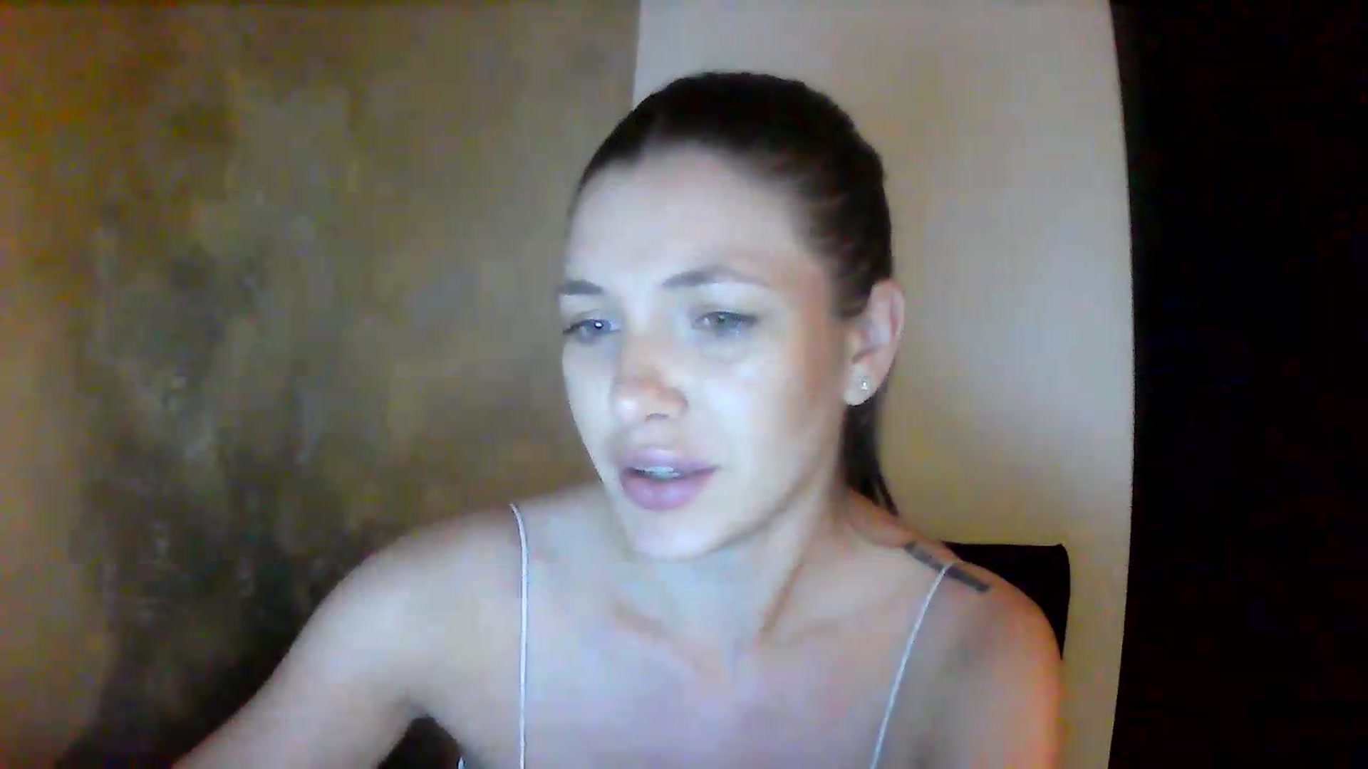 Gallery image thumbnail from GreenKittyy's myfreecams stream on, 08/17/2026, 02:27 image 6 of 20
