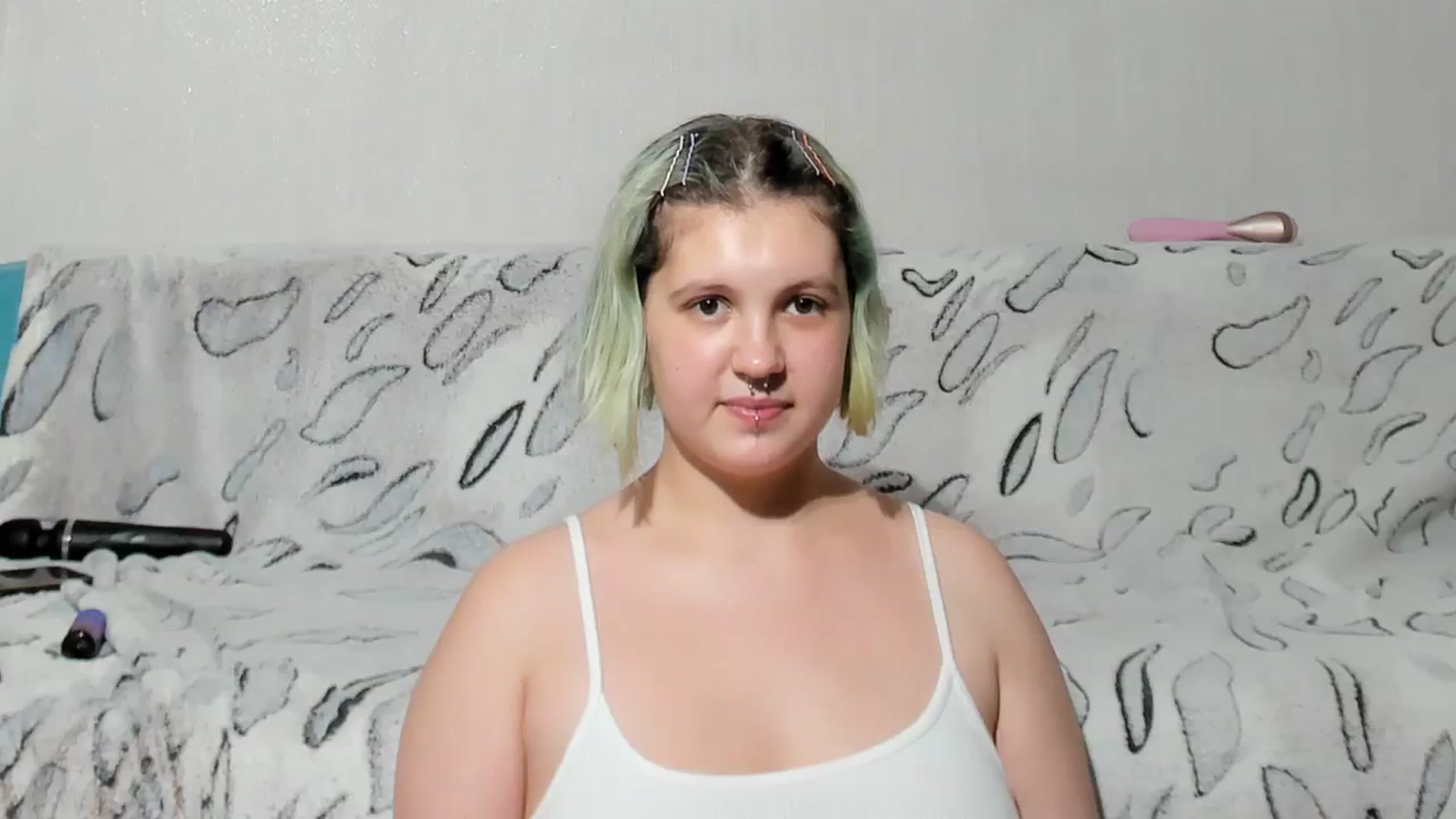 Gallery image thumbnail from Green_Kira's myfreecams stream on, 08/01/2023, 11:42 image 9 of 20