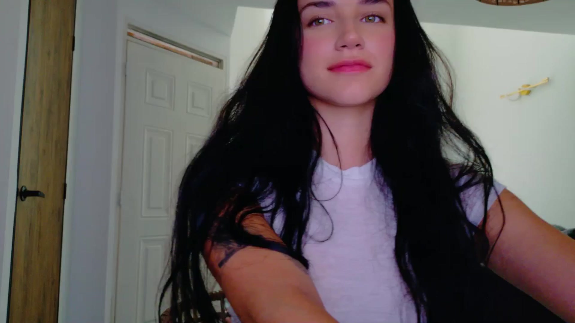 Gallery image thumbnail from GrettaBenett's myfreecams stream on, 03/30/2026, 22:16 image 18 of 20